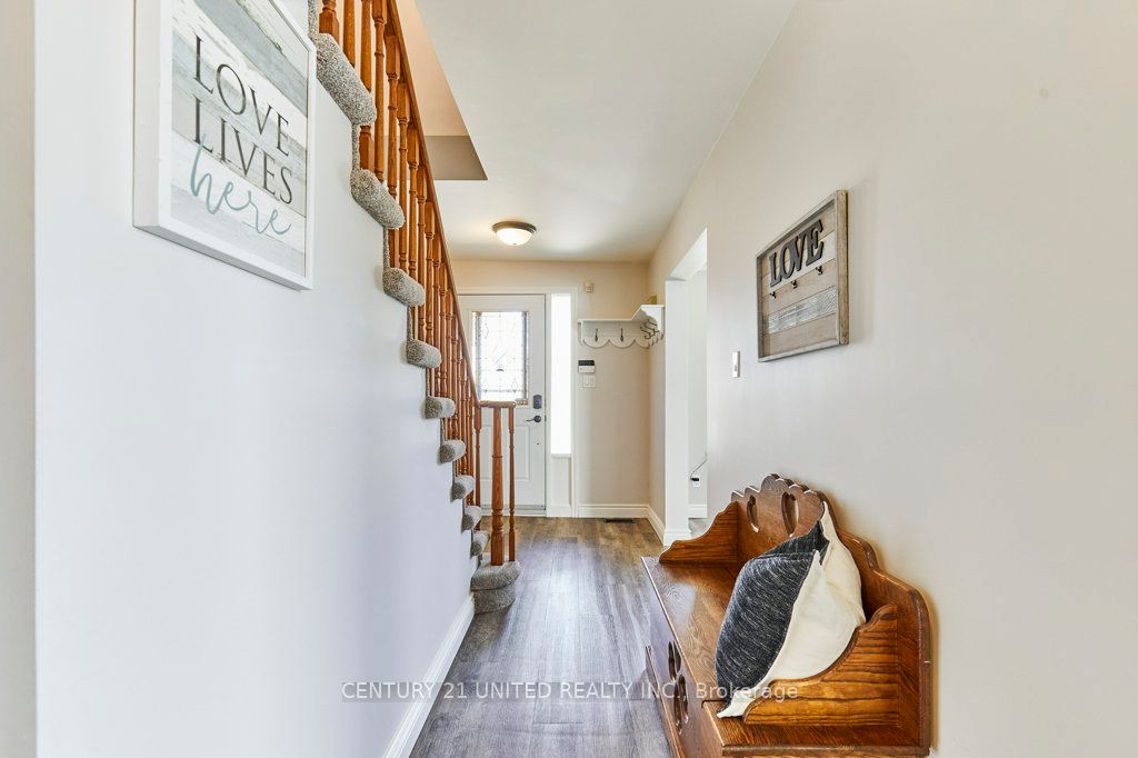 106 Lichen Court Property Photo 16