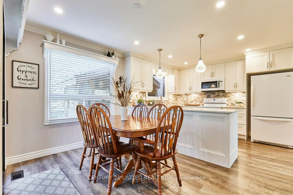 106 Lichen Court Property Photo 29
