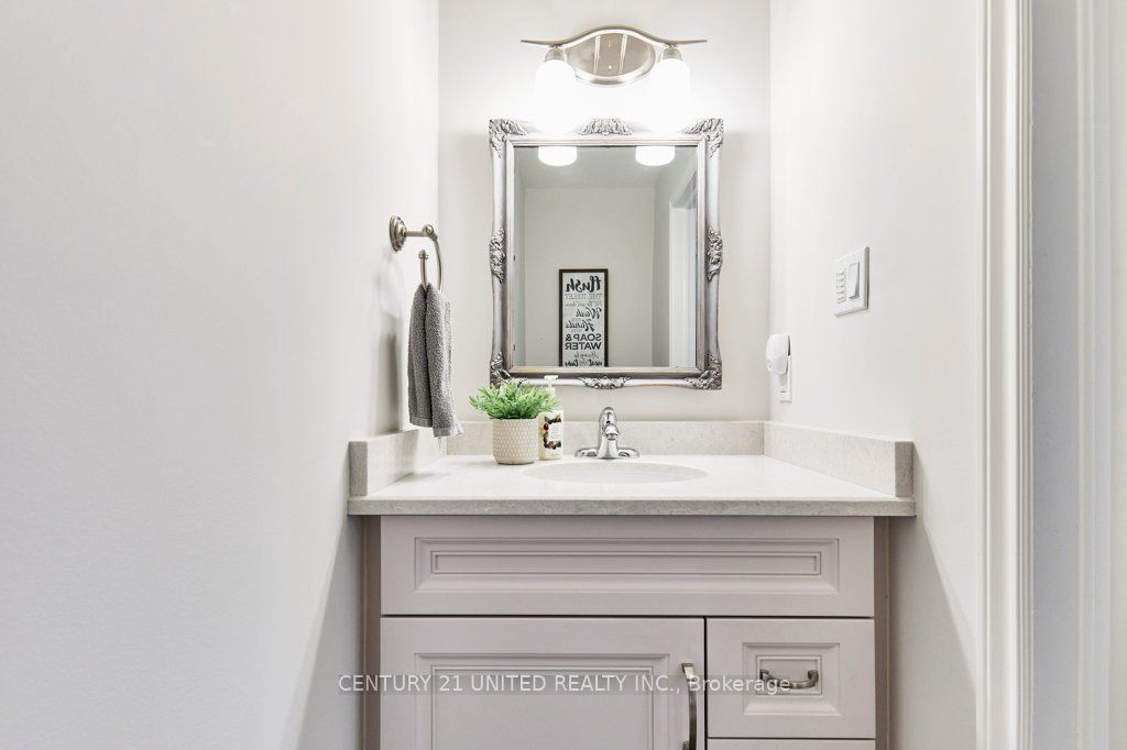 106 Lichen Court Property Photo 32