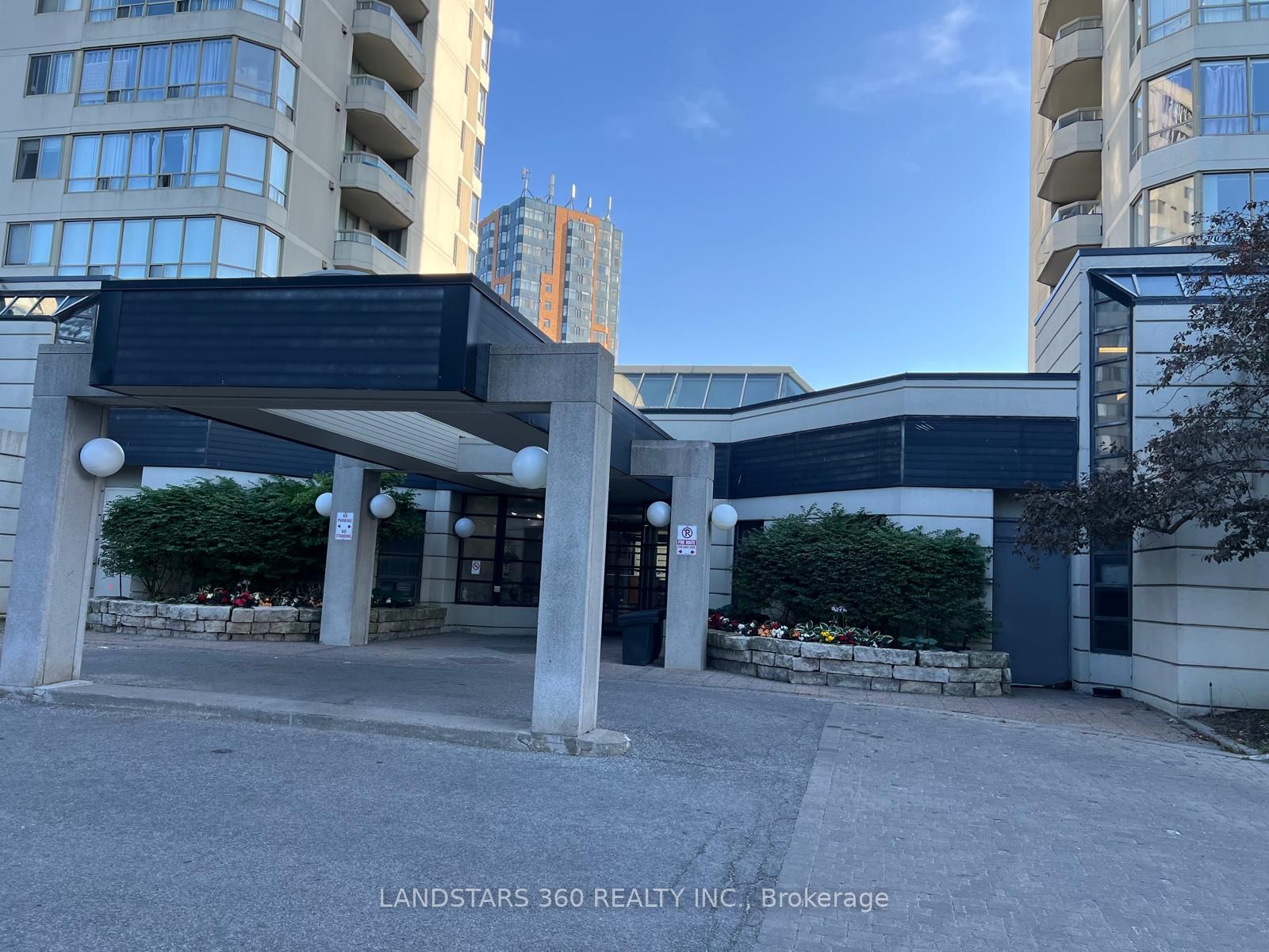 160 Alton Towns Circle 1813 Property Photo 3