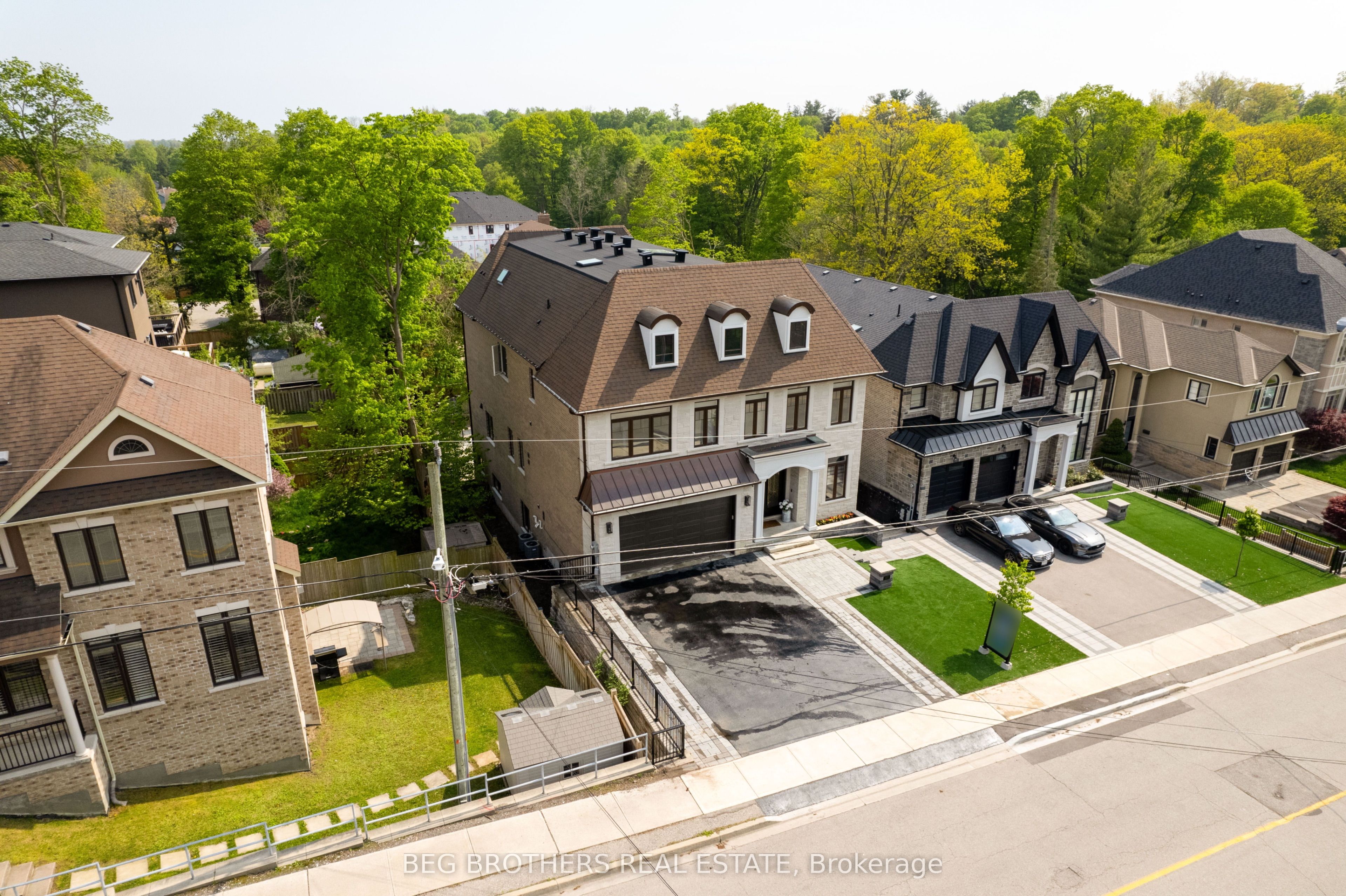 415 Sheppard Avenue Property Photo 3