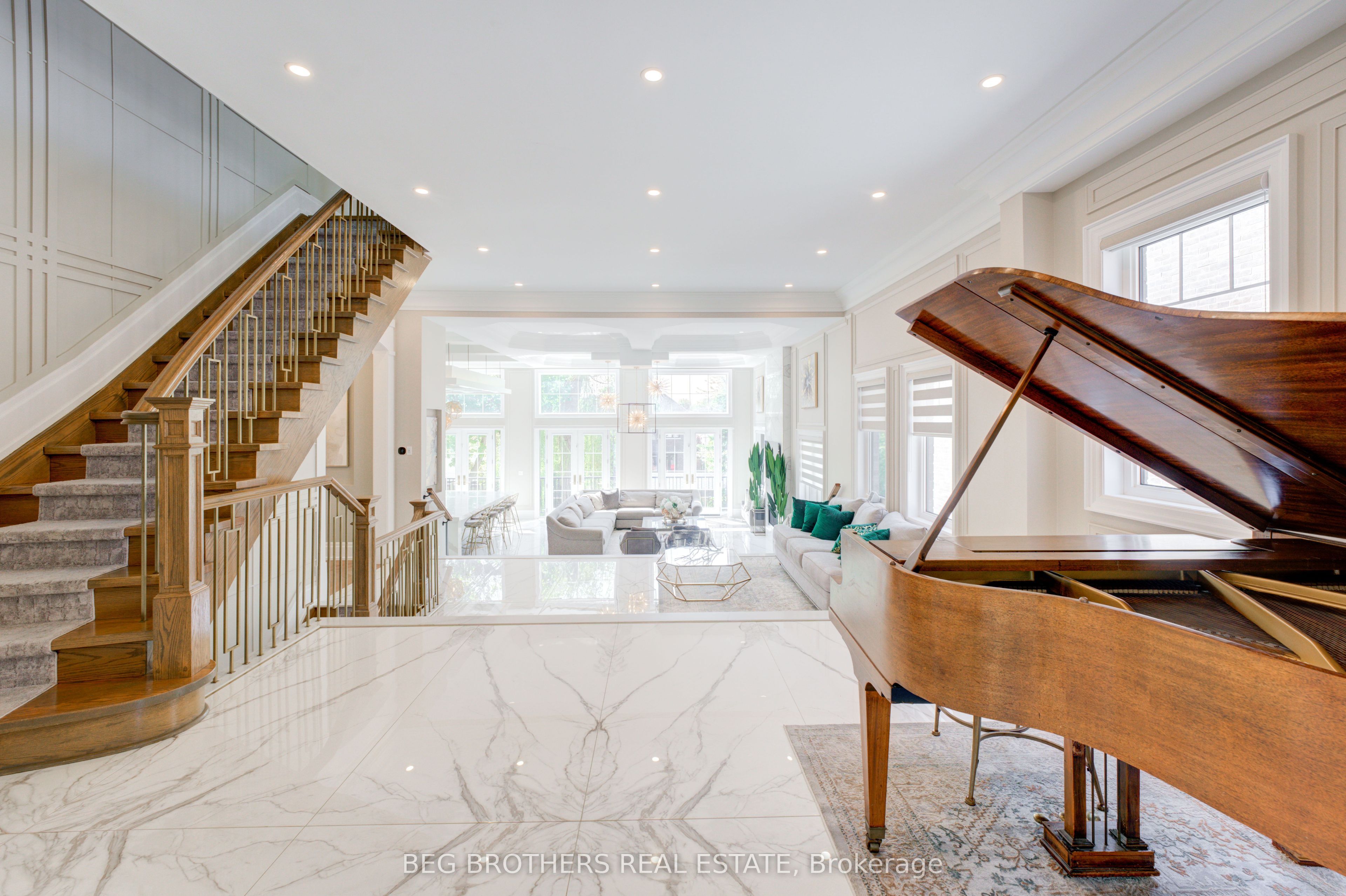 415 Sheppard Avenue Property Photo 7