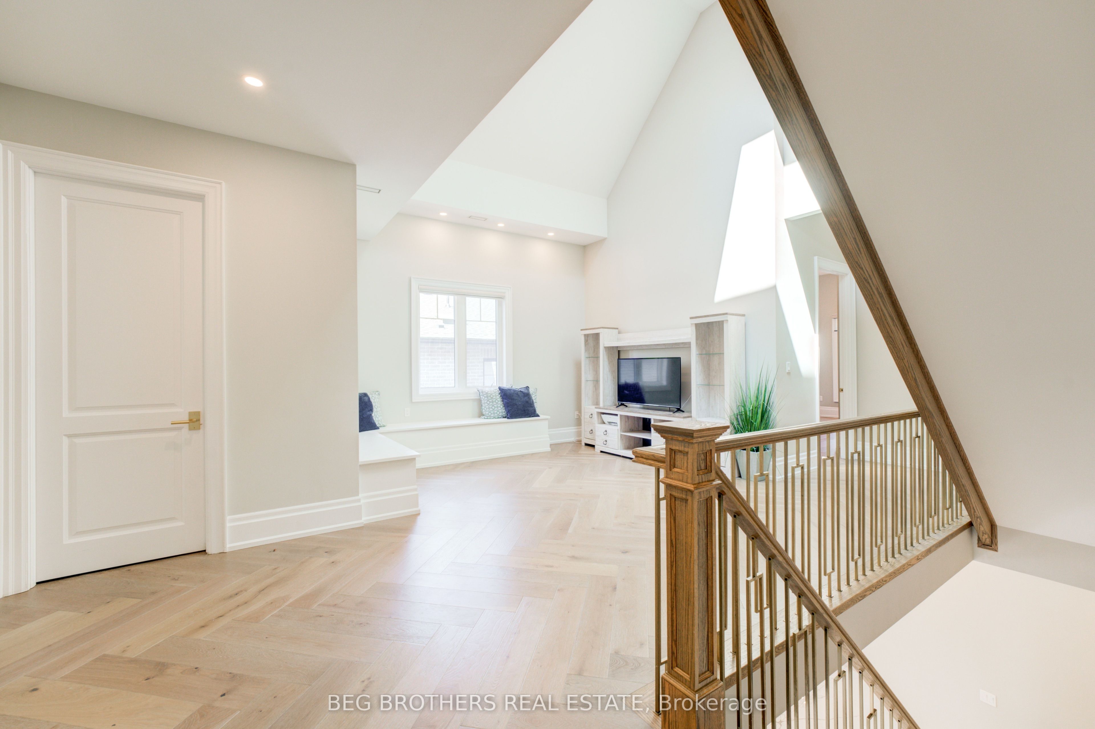 415 Sheppard Avenue Property Photo 24