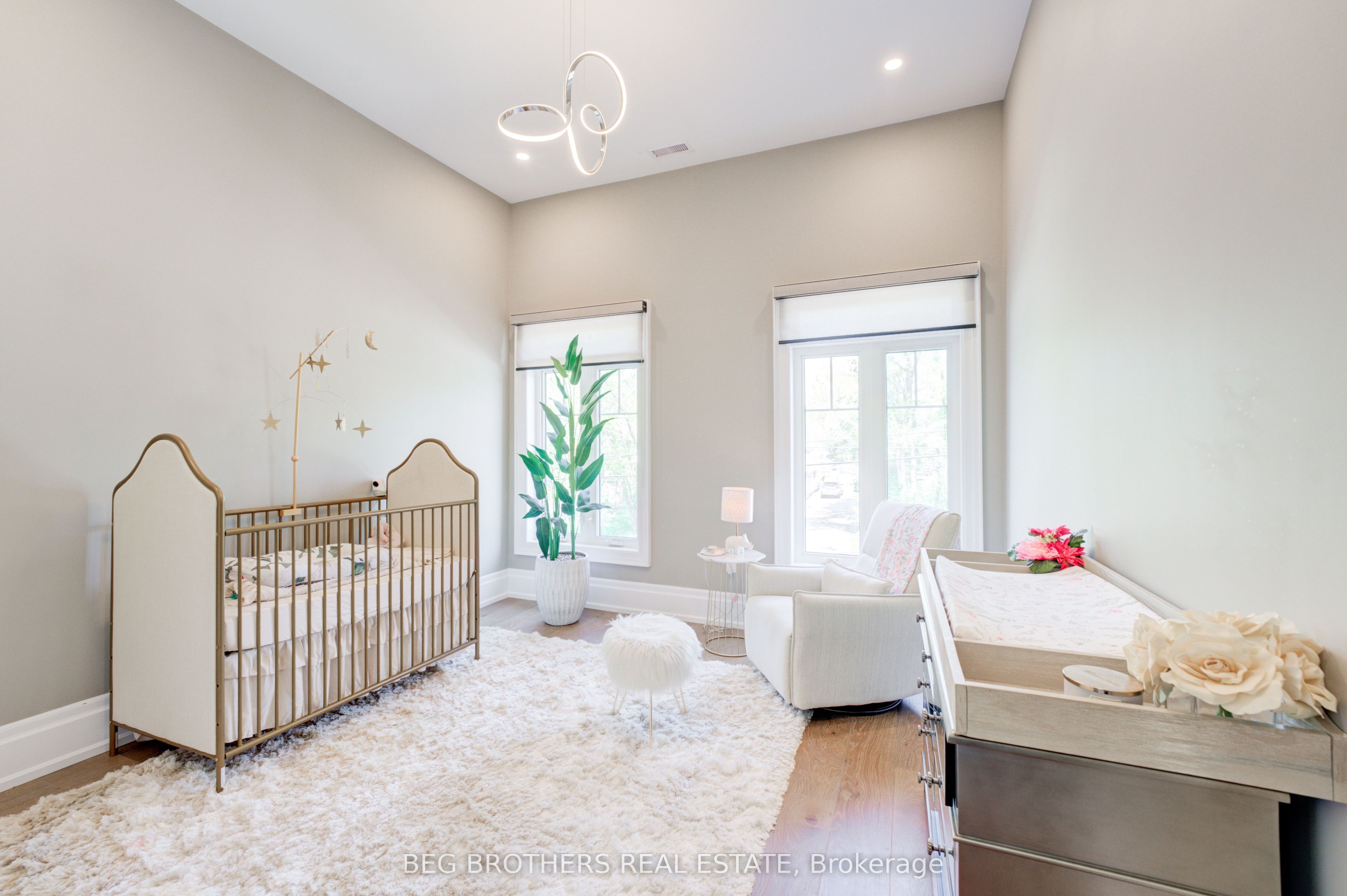 415 Sheppard Avenue Property Photo 32