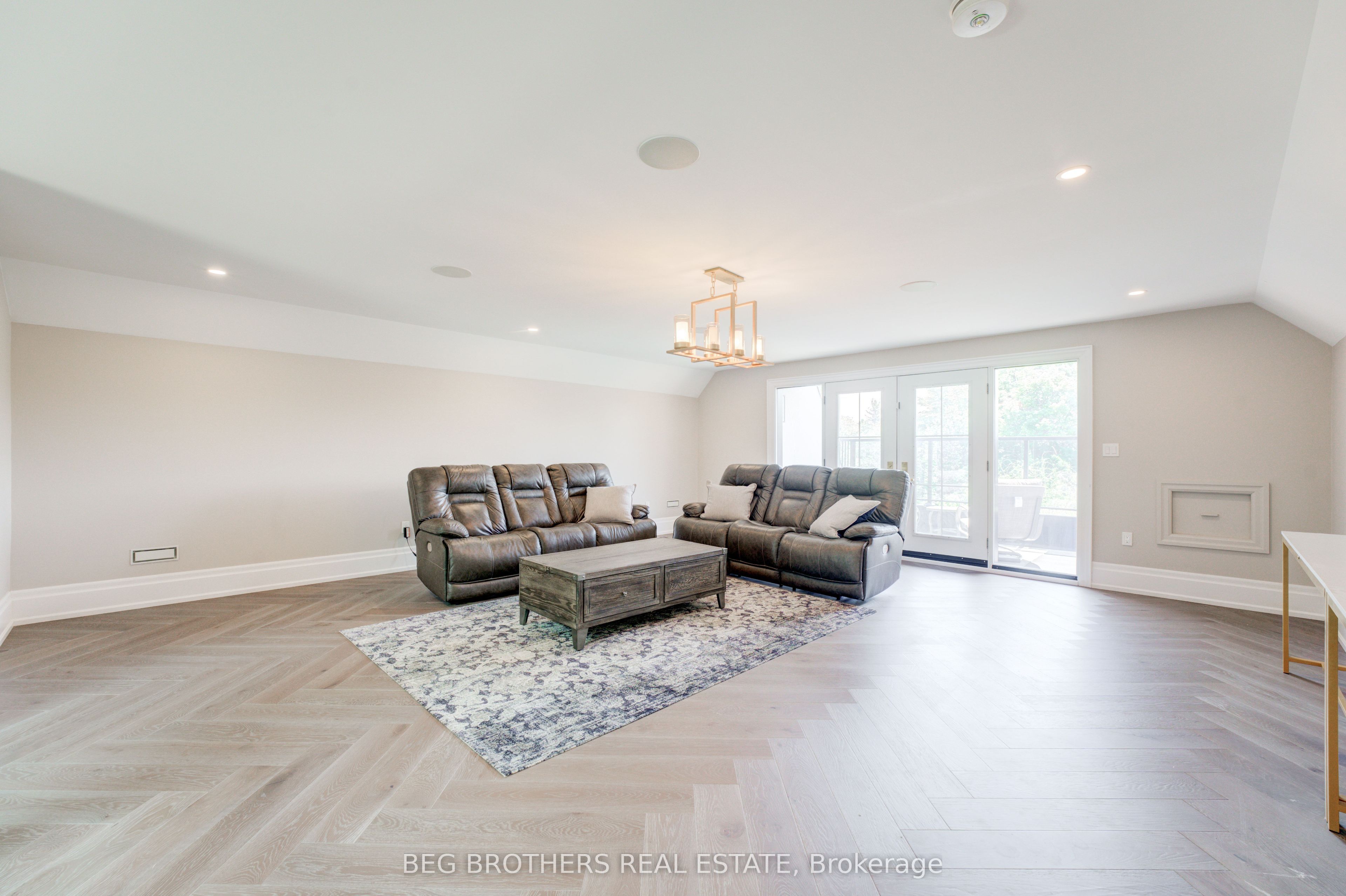 415 Sheppard Avenue Property Photo 37