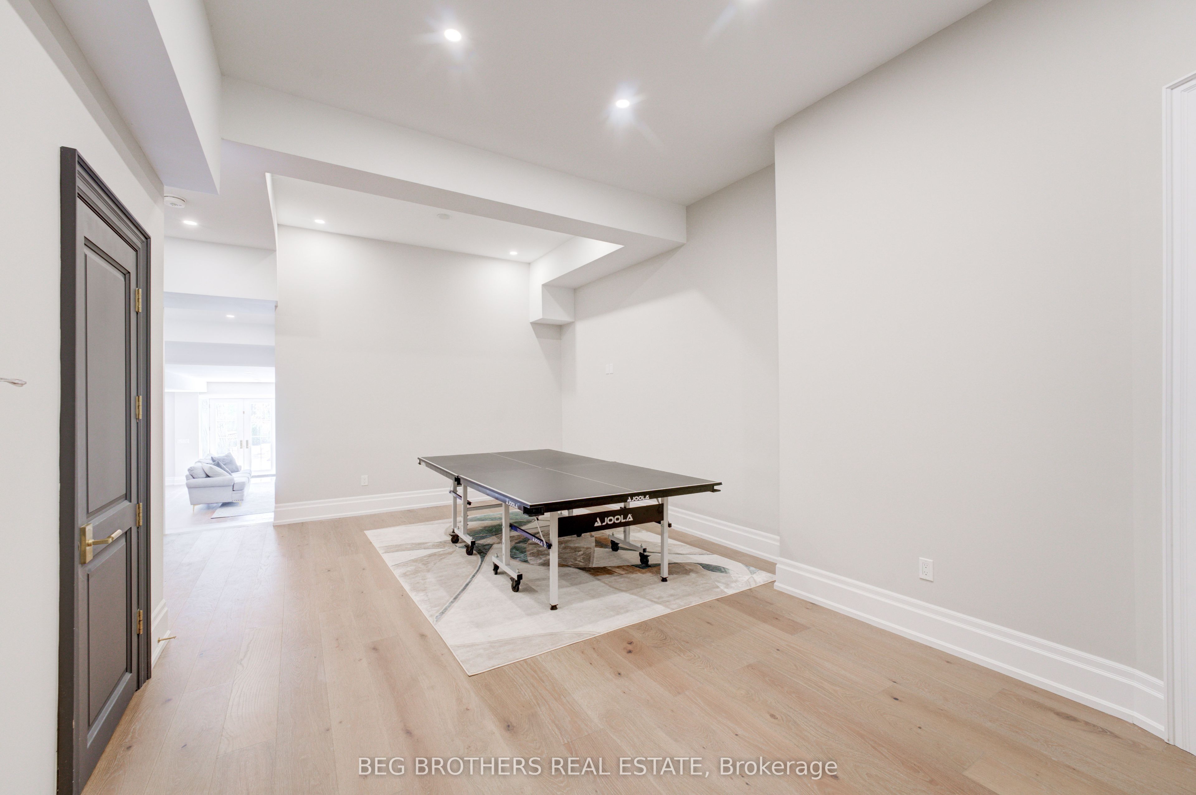 415 Sheppard Avenue Property Photo 43