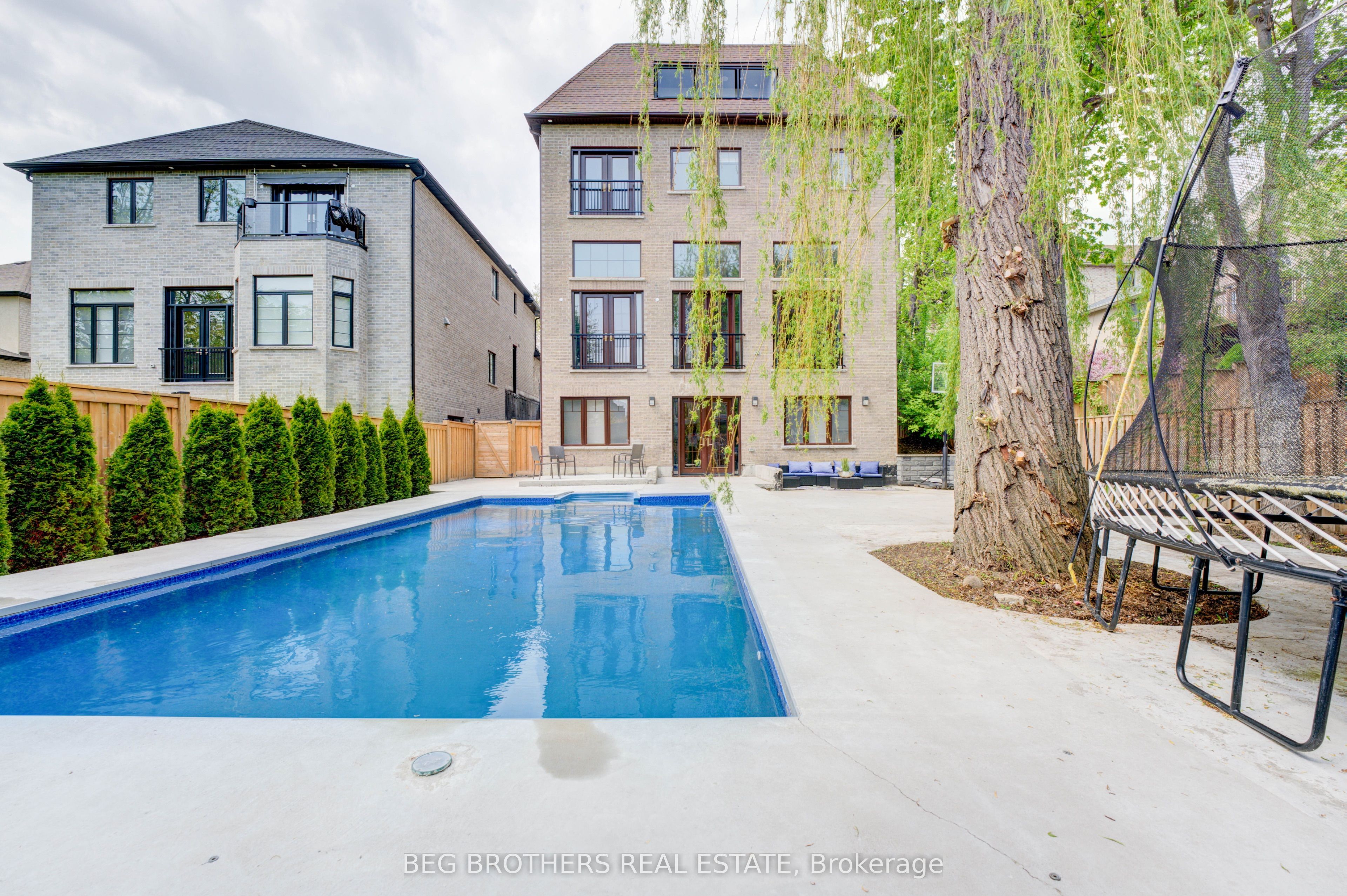 415 Sheppard Avenue Property Photo 45
