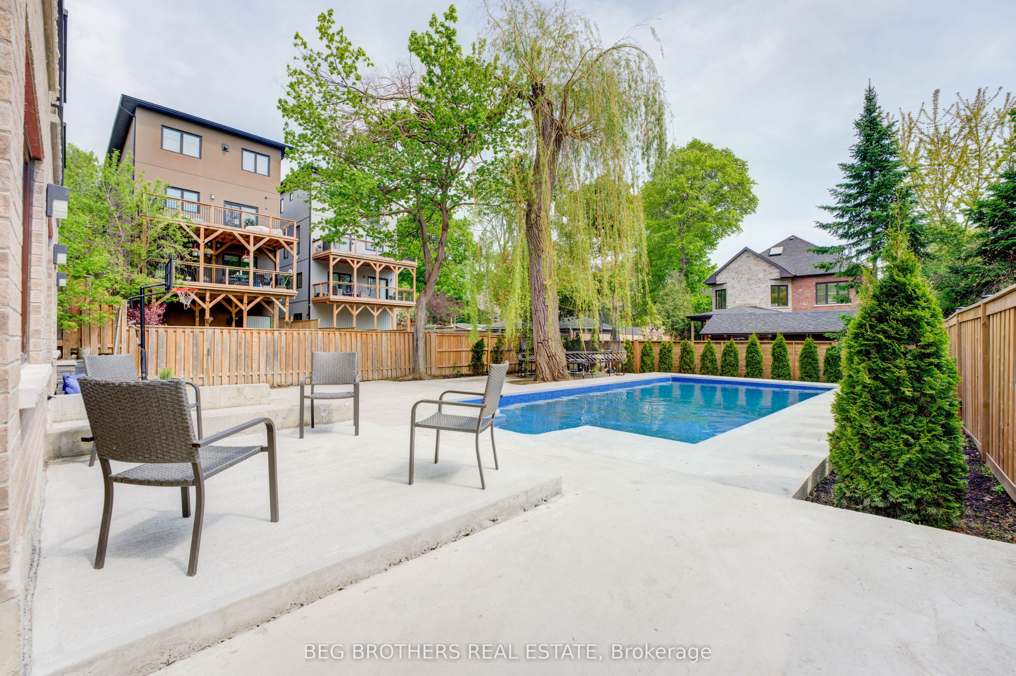 415 Sheppard Avenue Property Photo 47