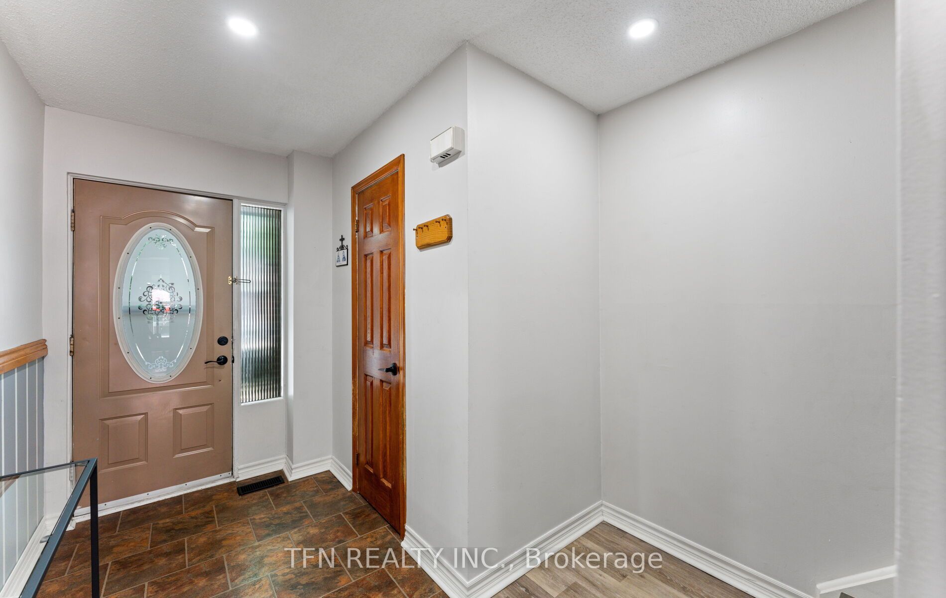 4662 Kingston Road 45 Property Photo 5