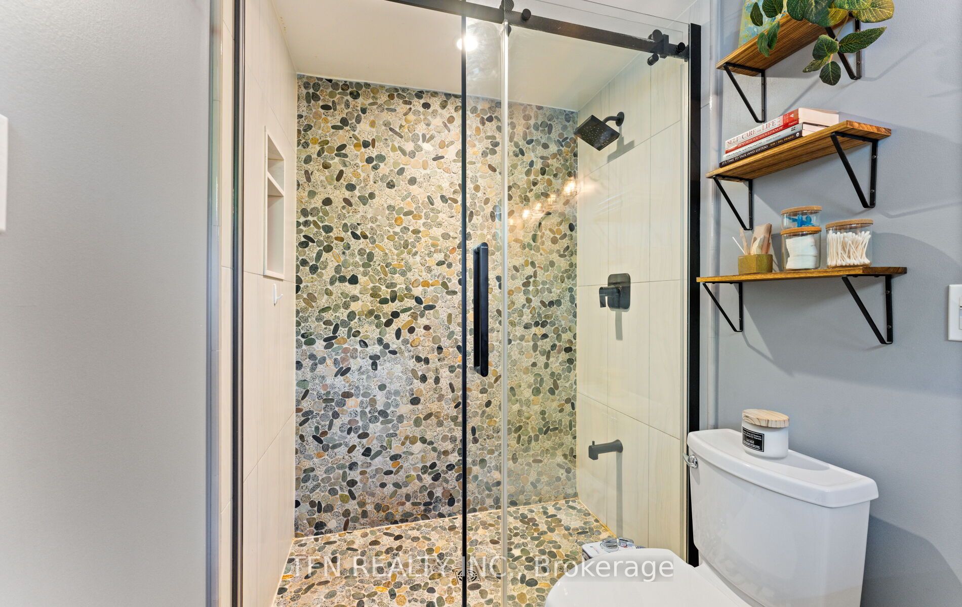 4662 Kingston Road 45 Property Photo 22