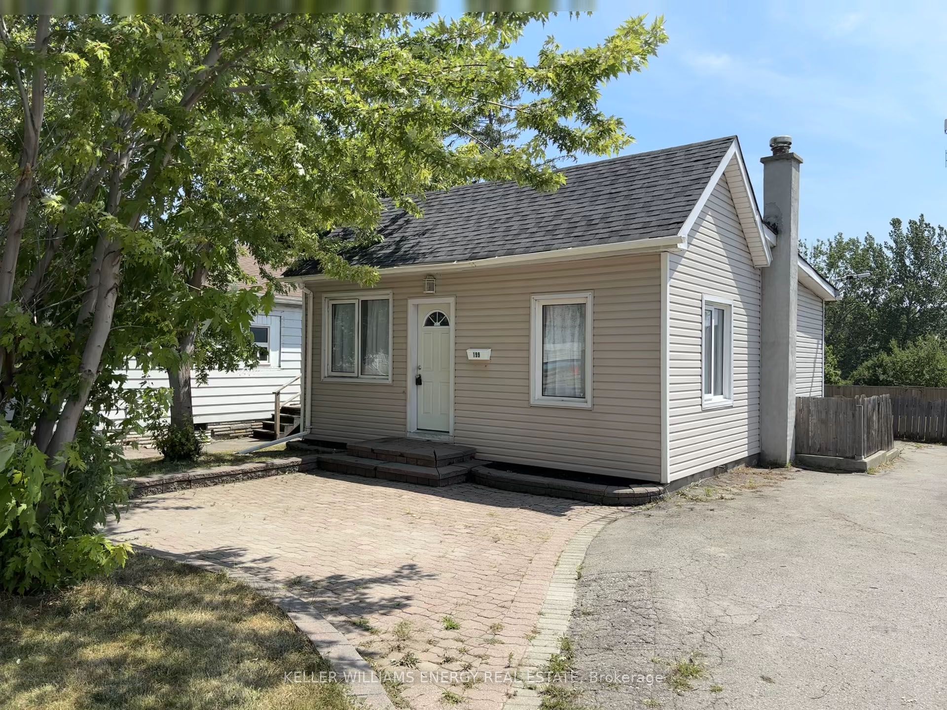 199 Bloor Street W Property Photo 1
