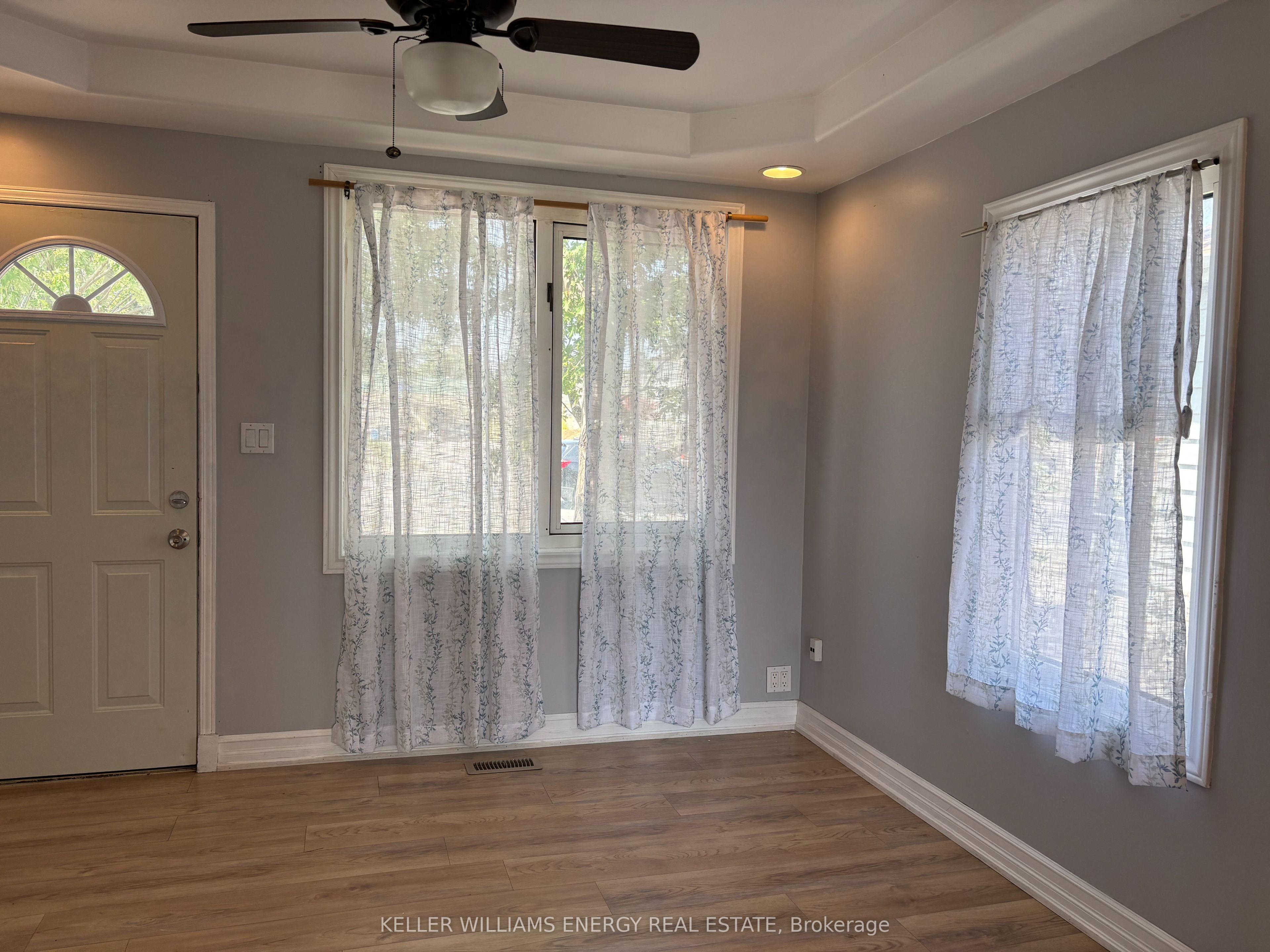199 Bloor Street W Property Photo 2