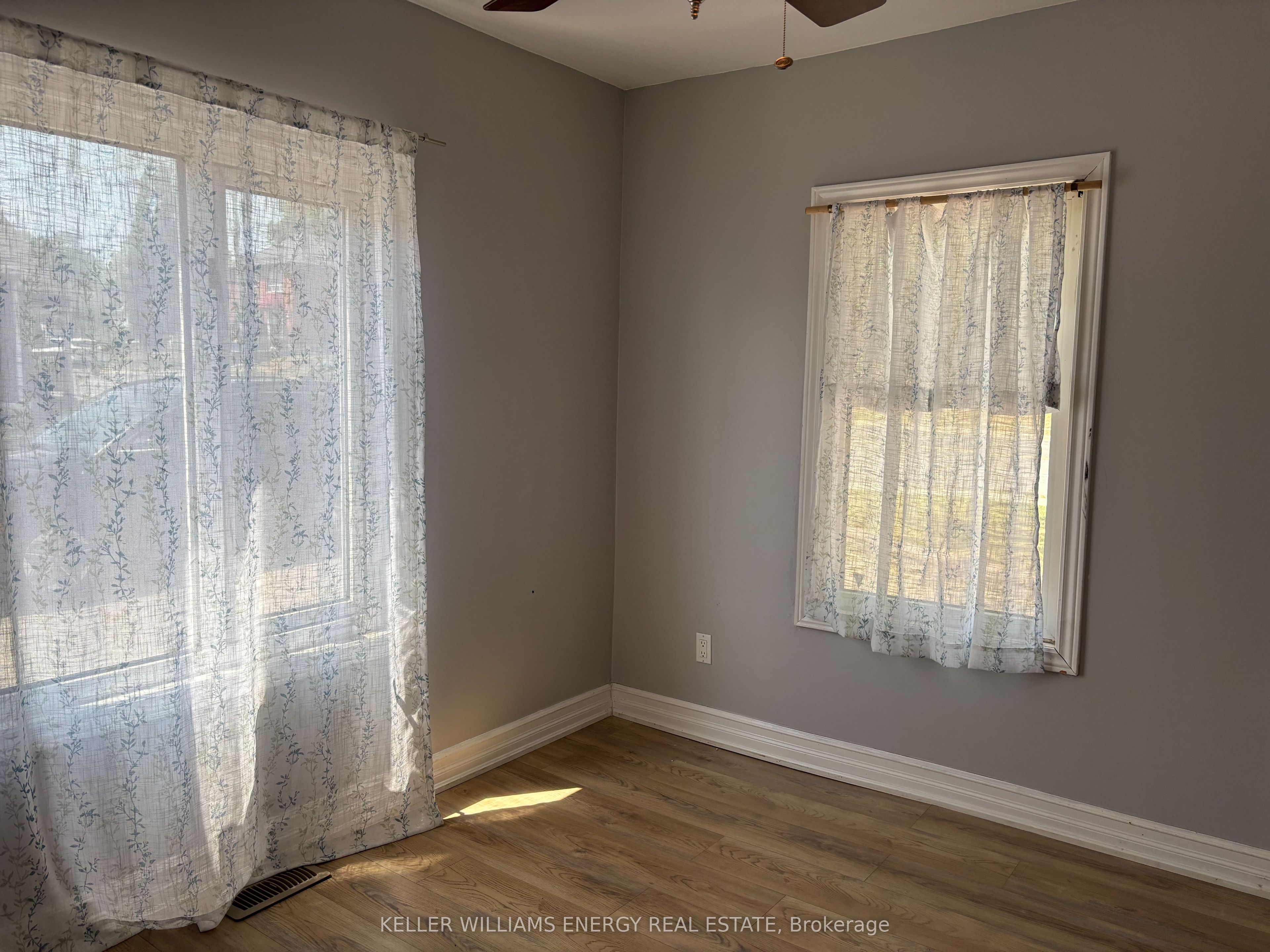 199 Bloor Street W Property Photo 7