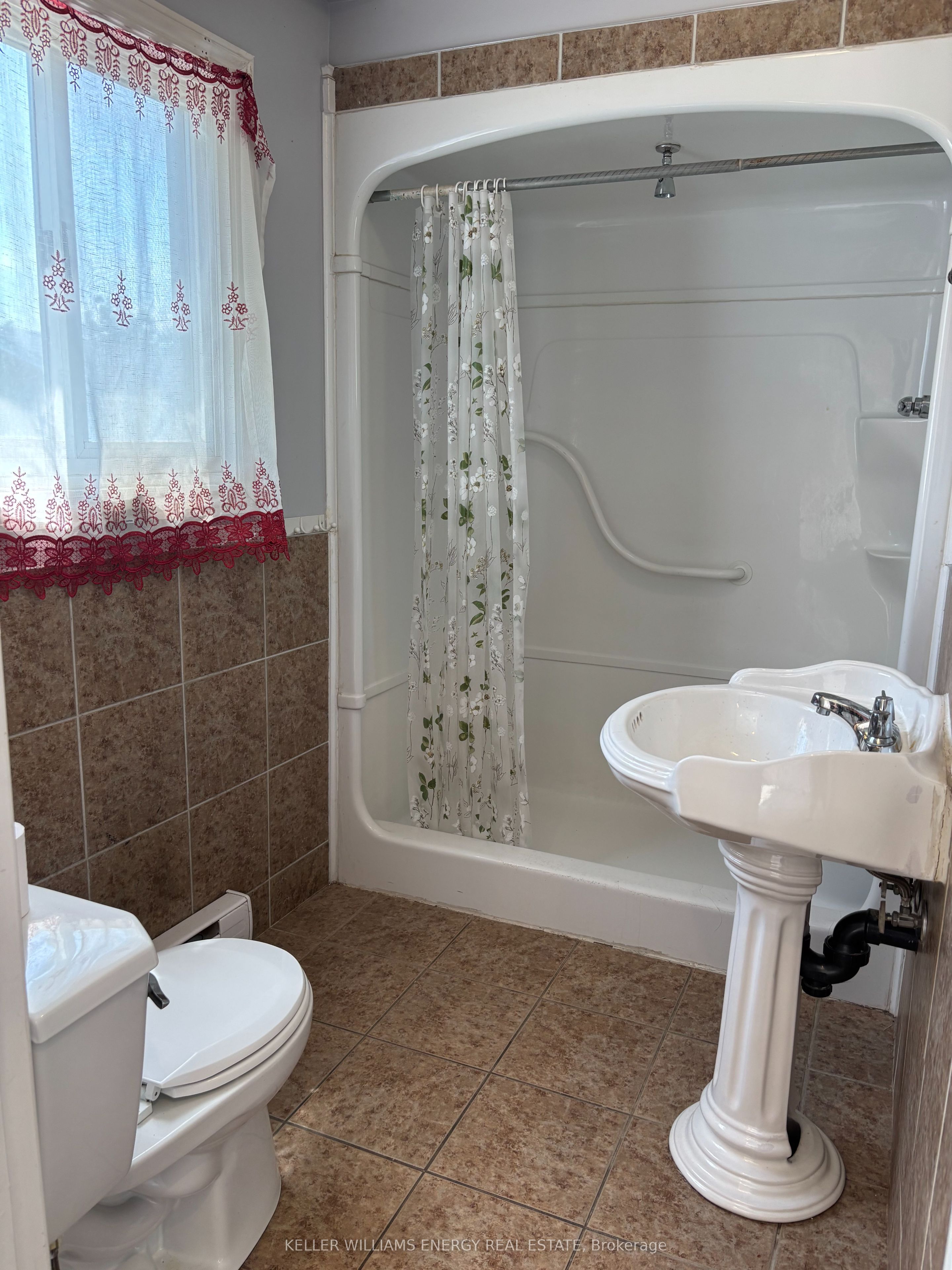 199 Bloor Street W Property Photo 9