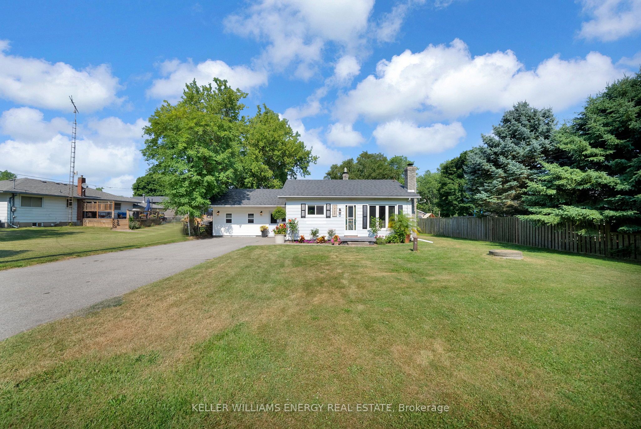 1725 Brownsville Road Property Photo 2