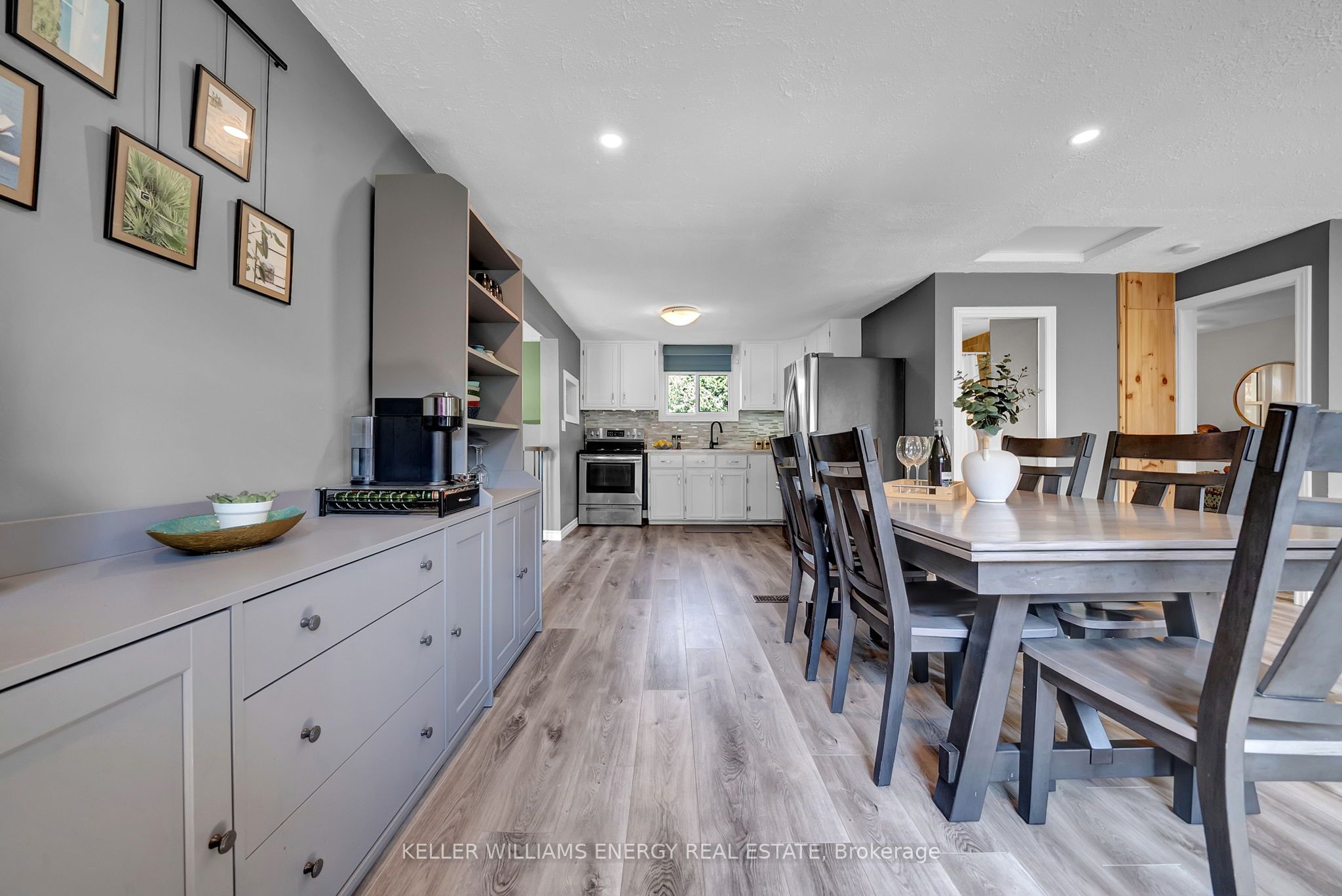 1725 Brownsville Road Property Photo 7