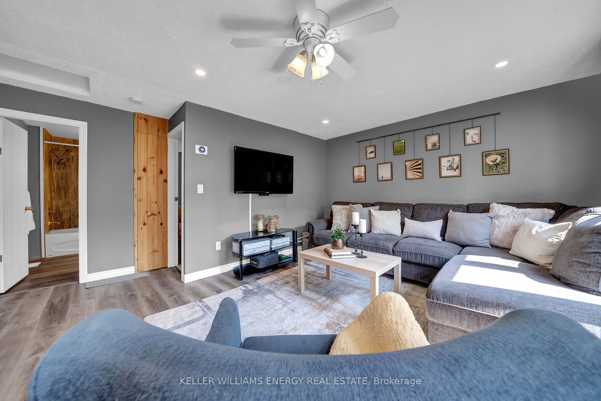 1725 Brownsville Road Property Photo 11