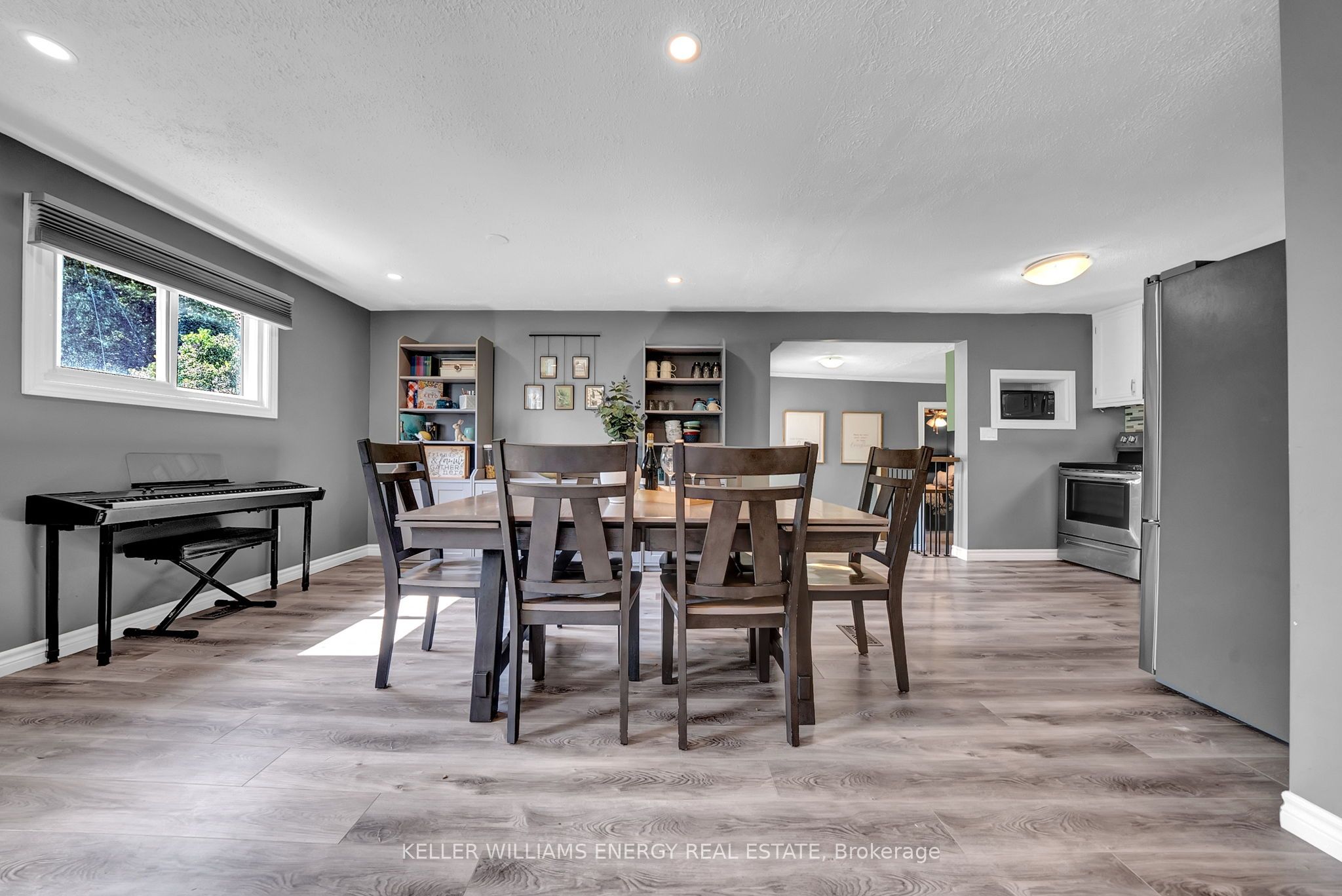 1725 Brownsville Road Property Photo 13