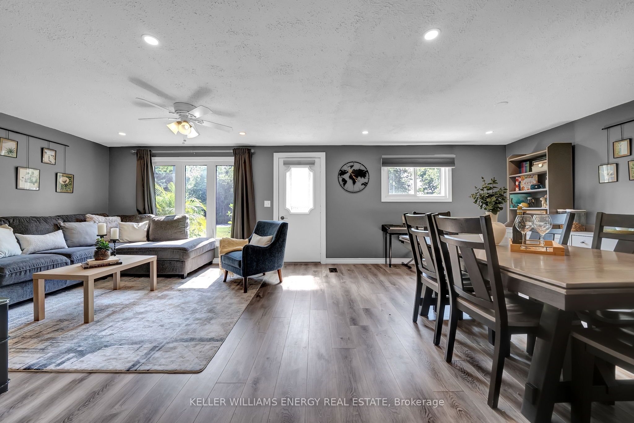 1725 Brownsville Road Property Photo 14