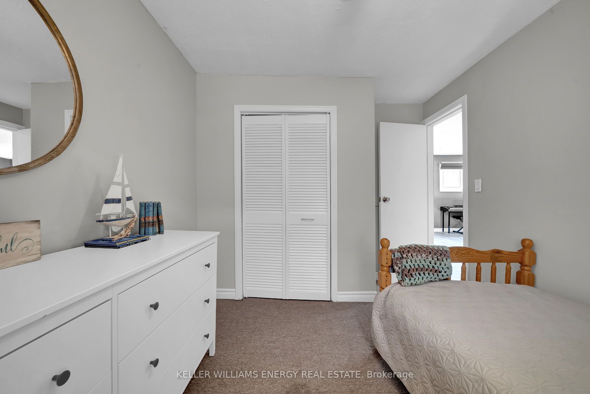 1725 Brownsville Road Property Photo 21