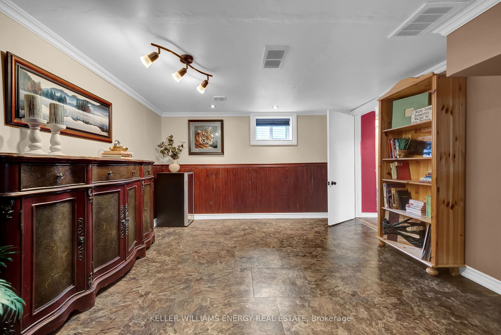 1725 Brownsville Road Property Photo 29