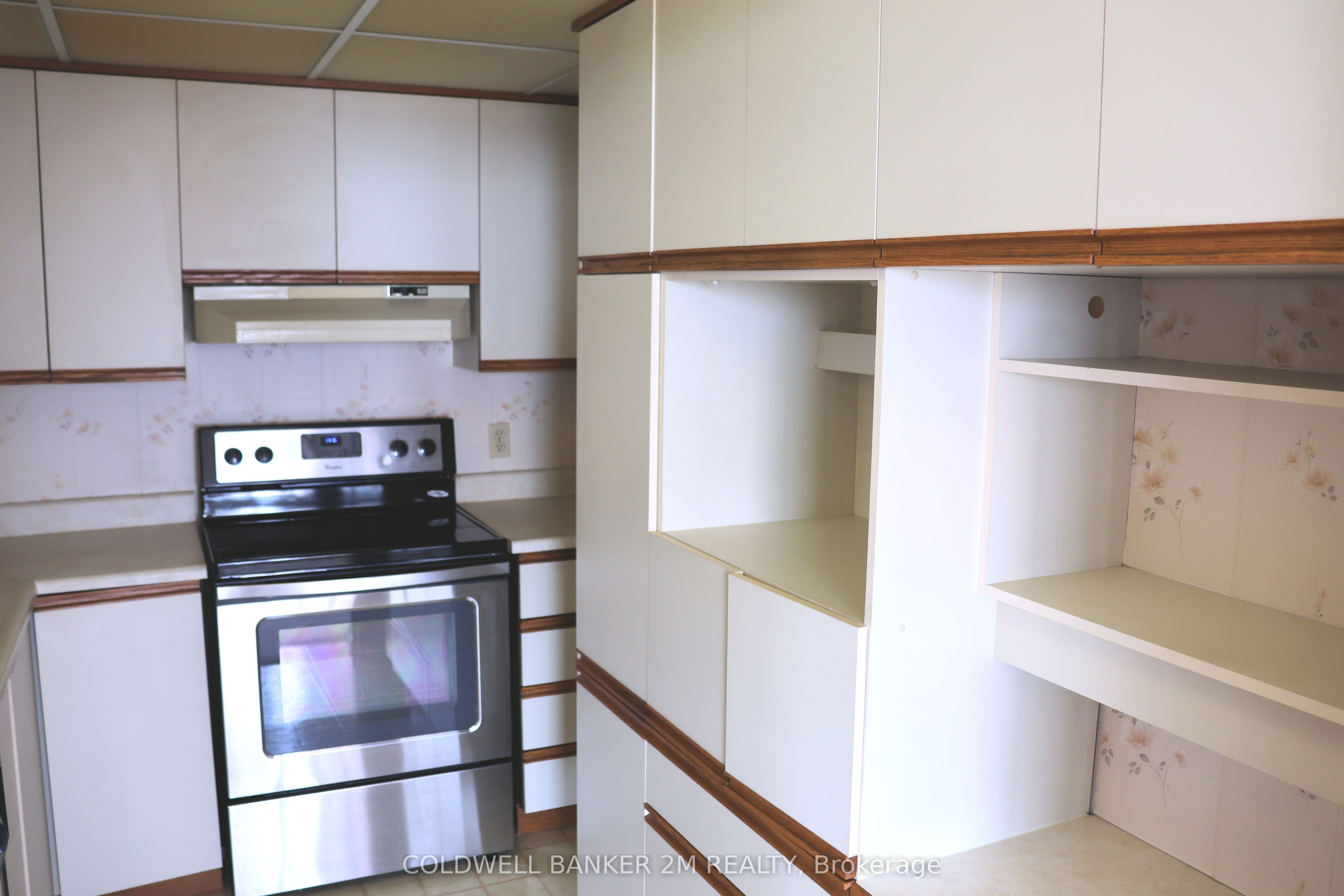 55 William Street E 1113 Property Photo 3