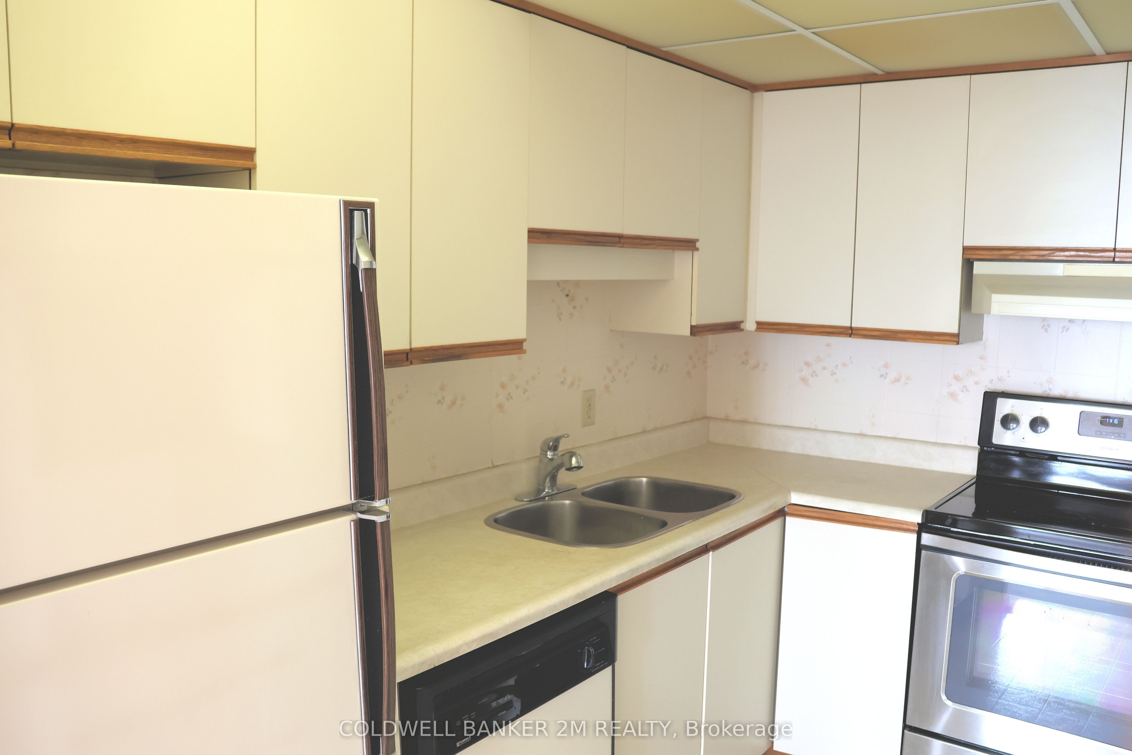 55 William Street E 1113 Property Photo 4