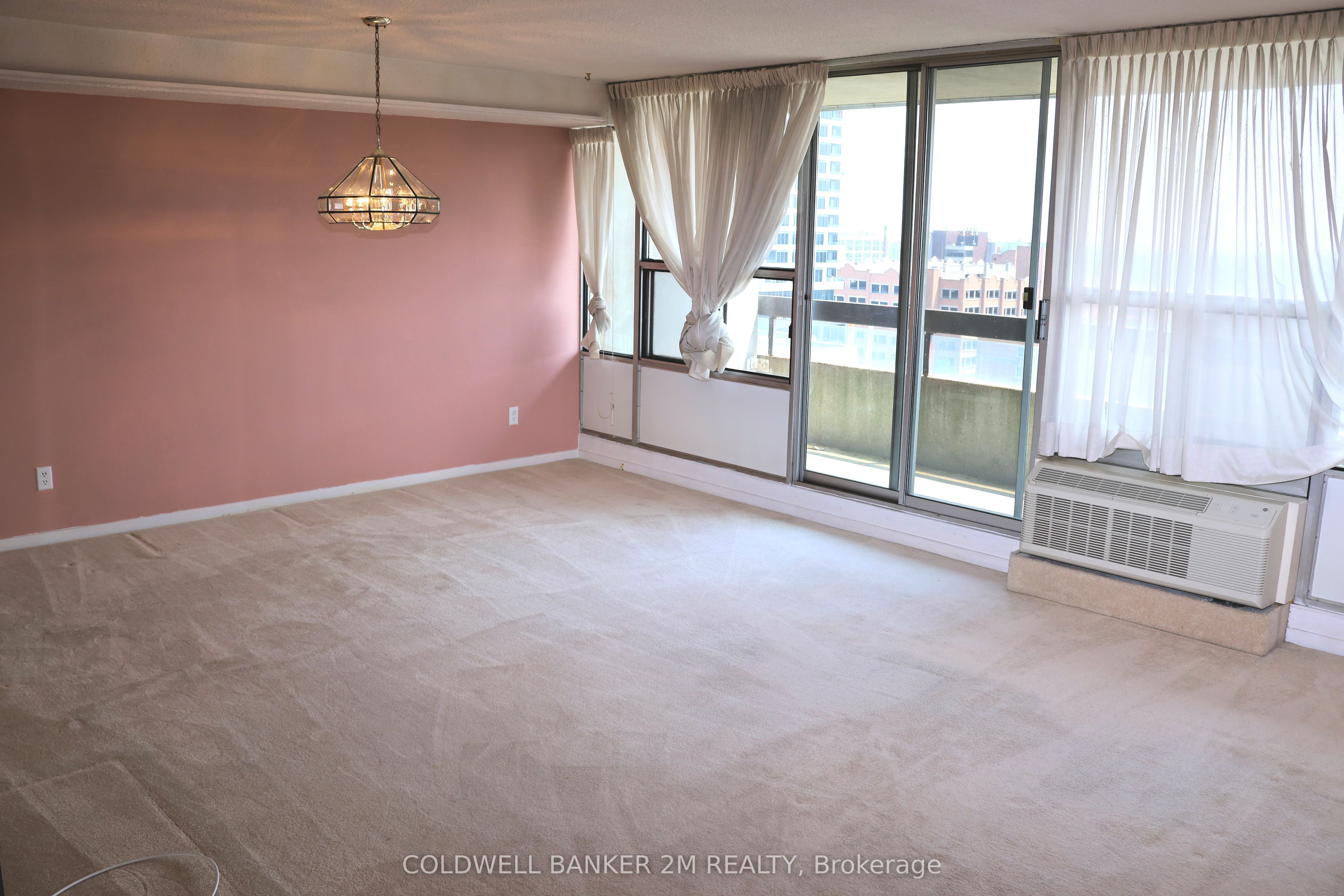 55 William Street E 1113 Property Photo 5