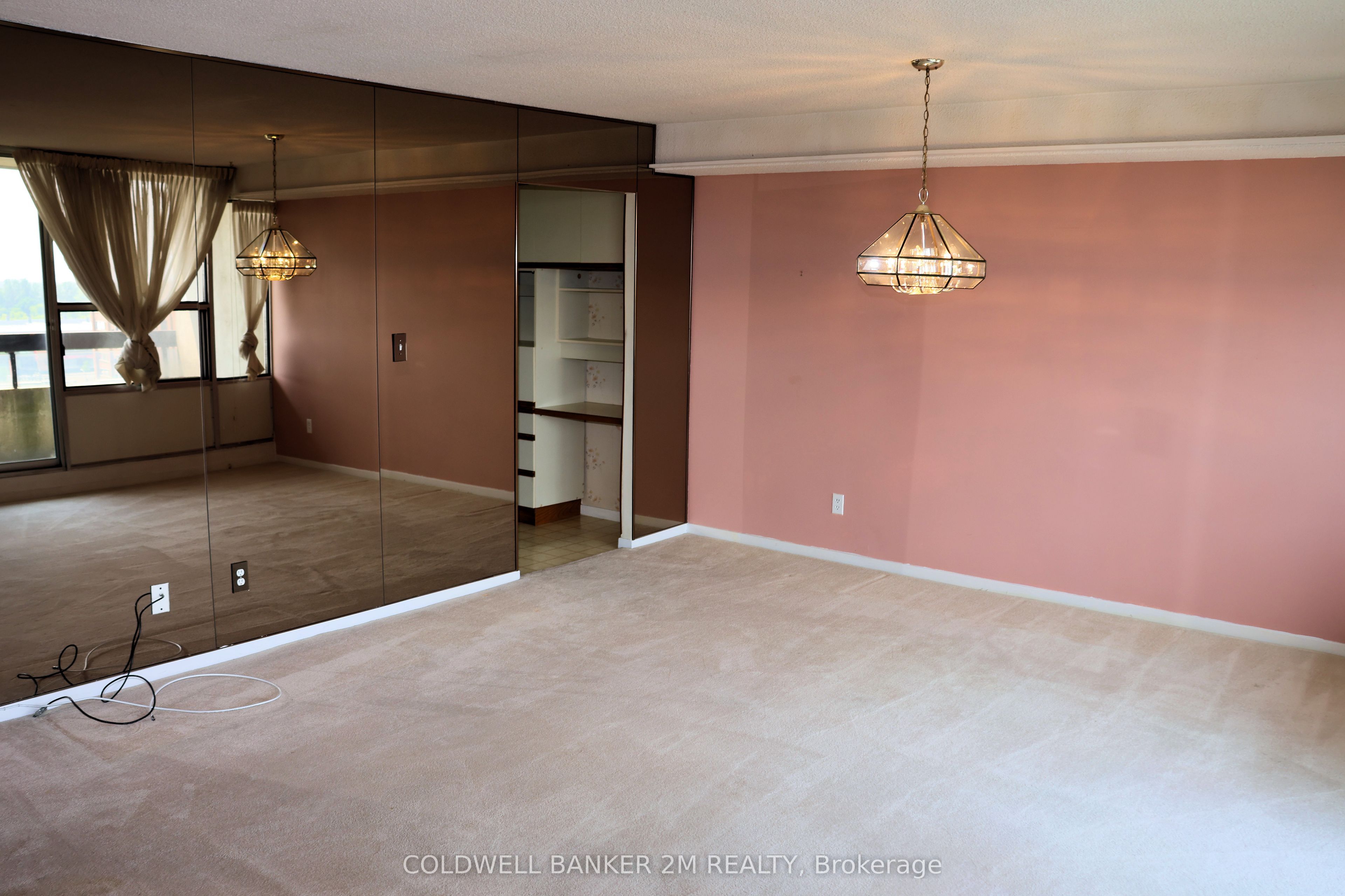 55 William Street E 1113 Property Photo 6