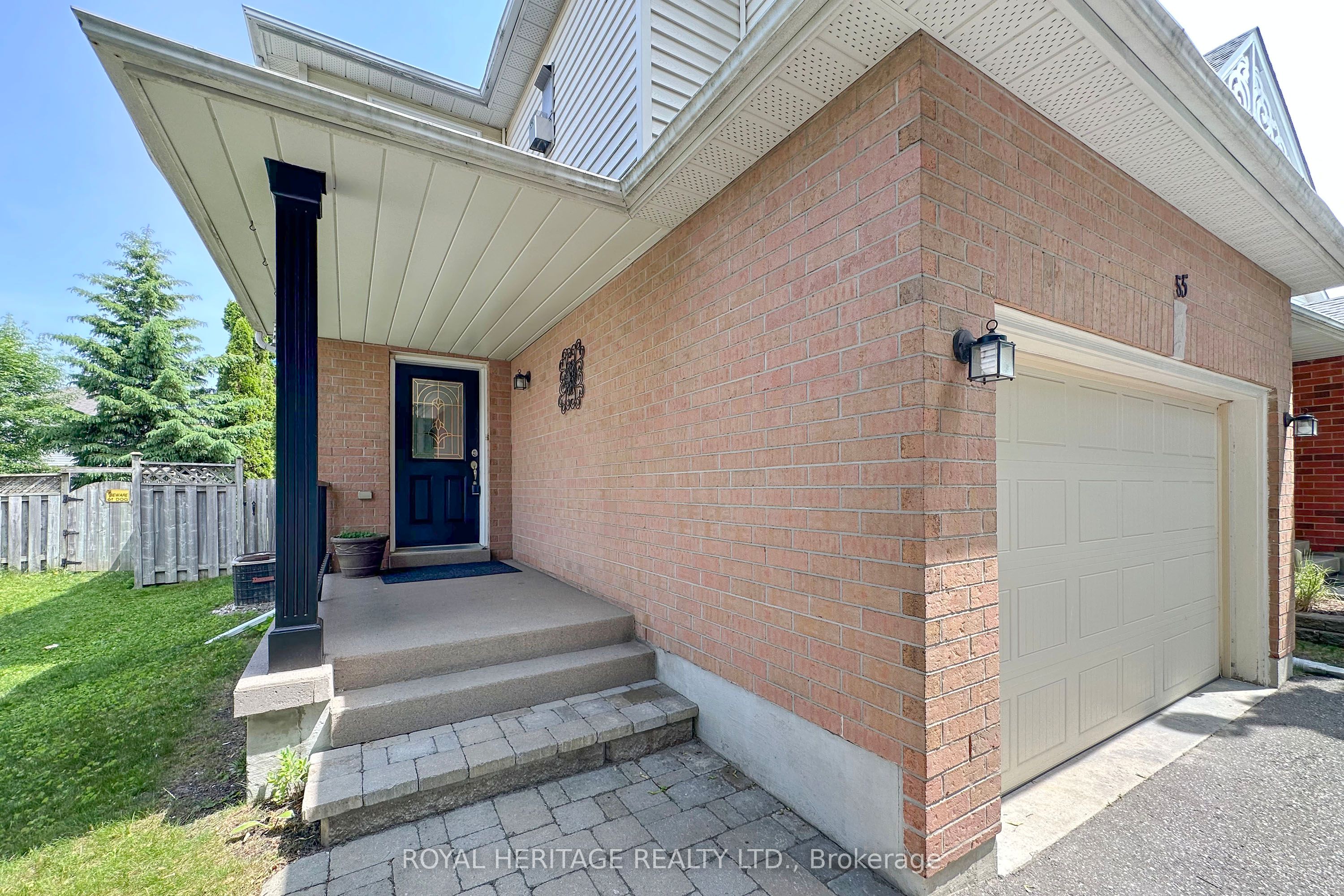 55 Hearthstone Crescent Property Photo 3