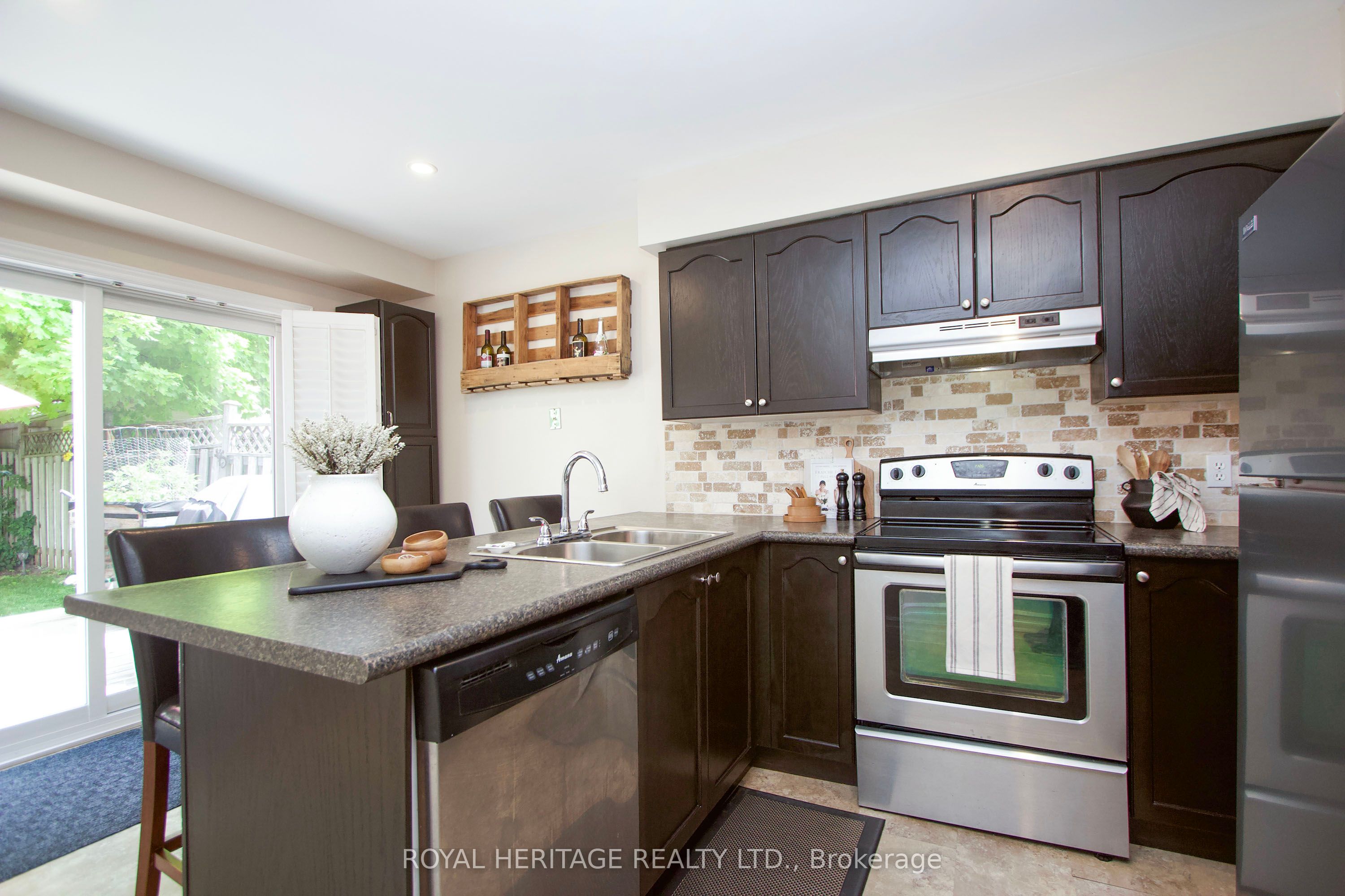 55 Hearthstone Crescent Property Photo 7