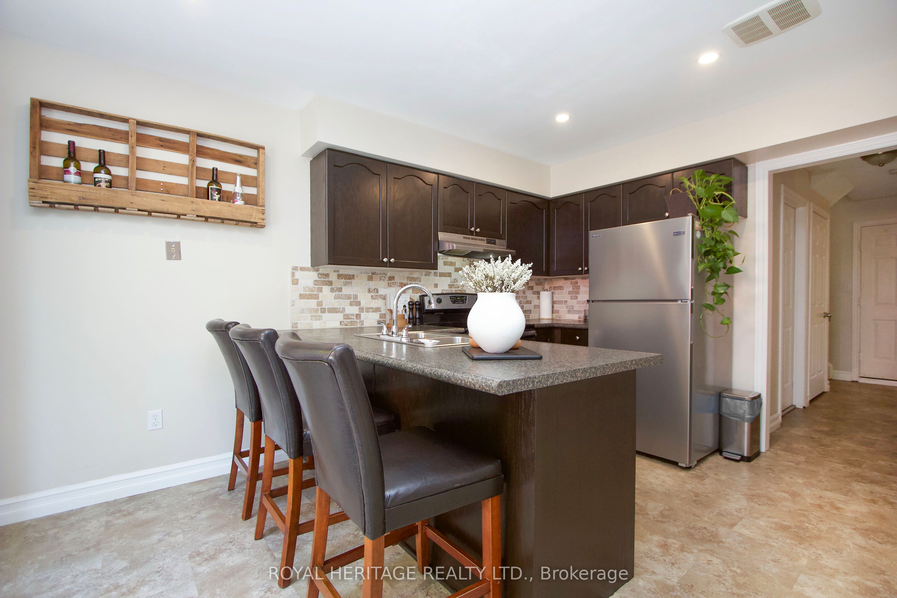 55 Hearthstone Crescent Property Photo 9