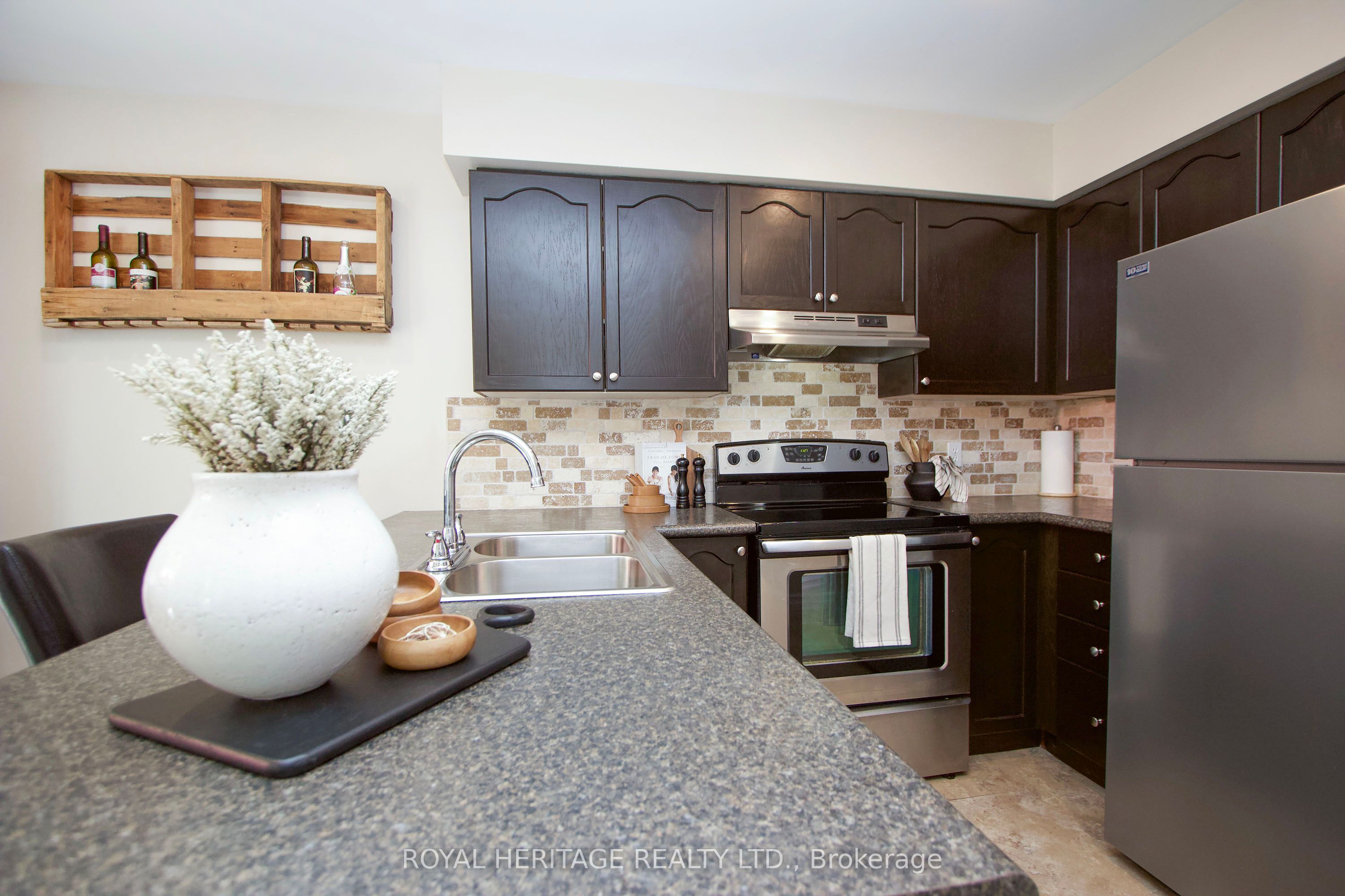 55 Hearthstone Crescent Property Photo 10