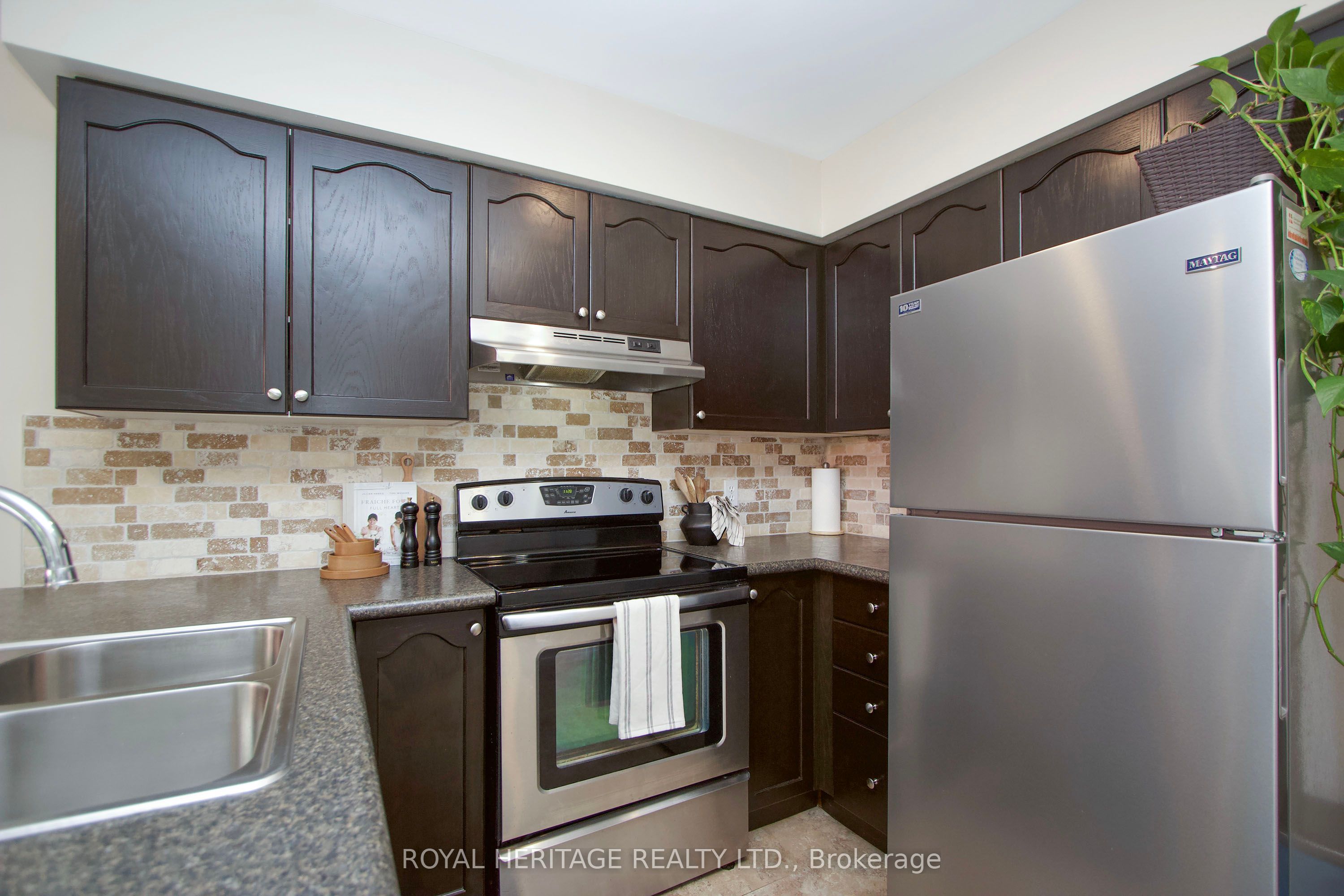 55 Hearthstone Crescent Property Photo 11