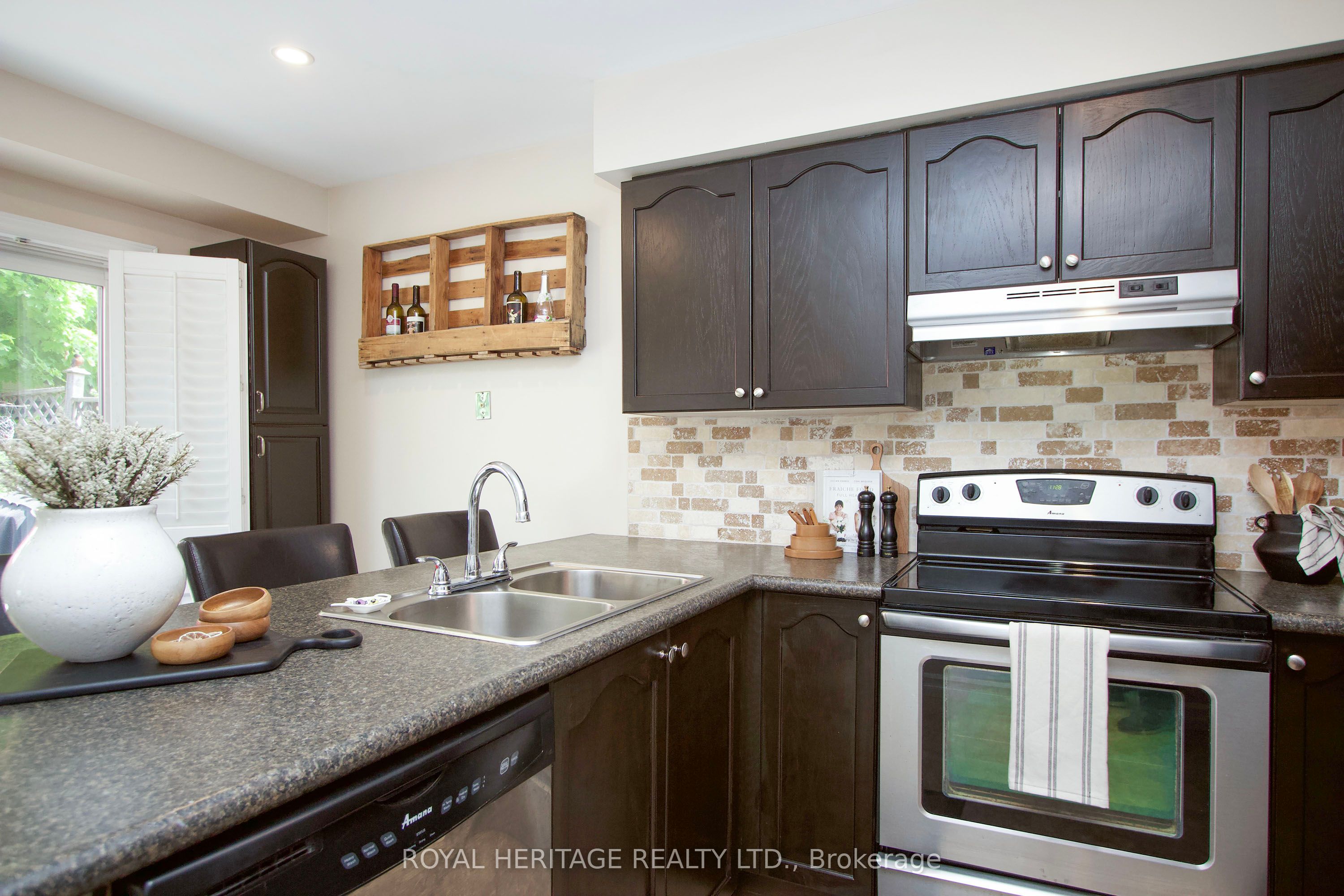 55 Hearthstone Crescent Property Photo 12