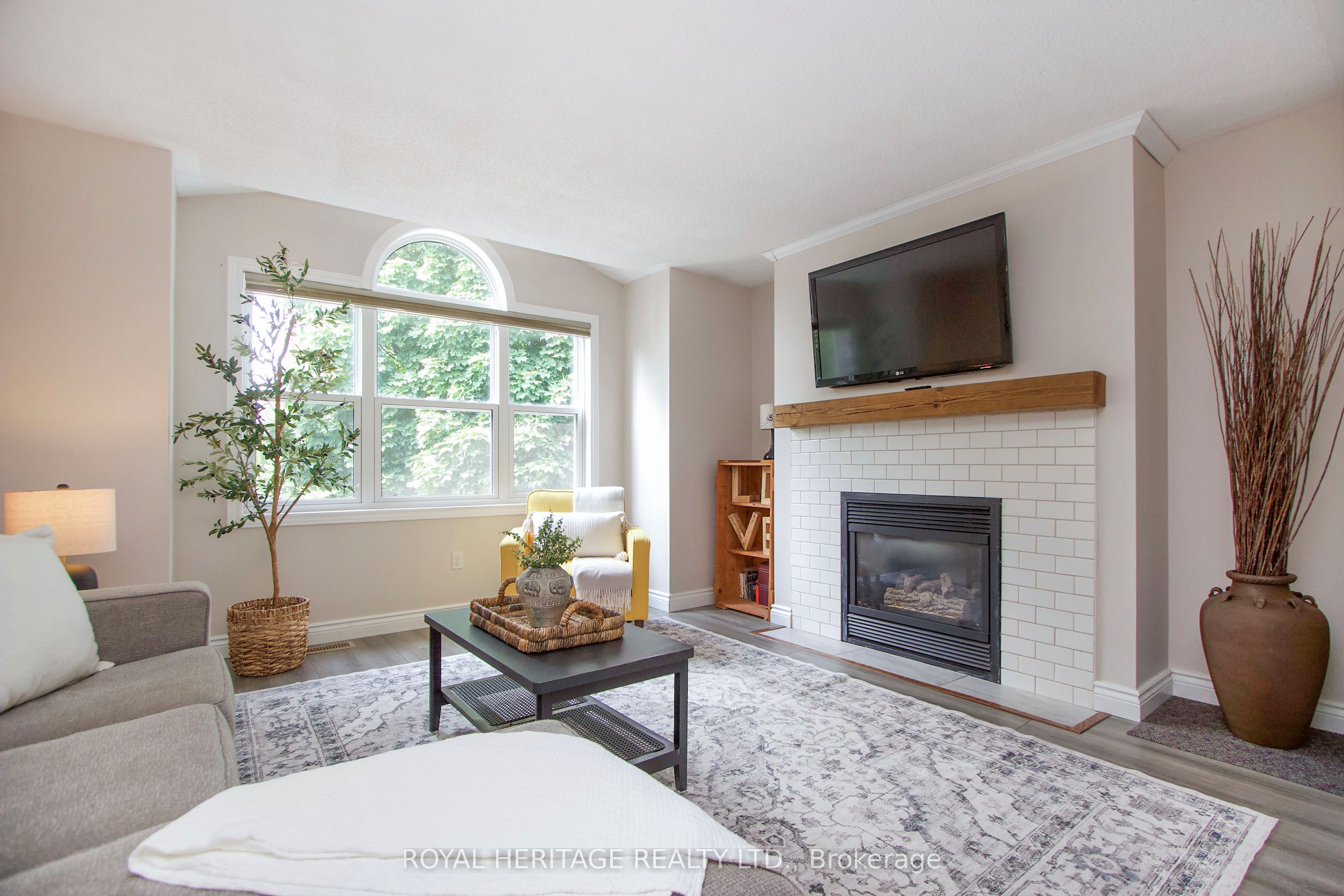 55 Hearthstone Crescent Property Photo 17