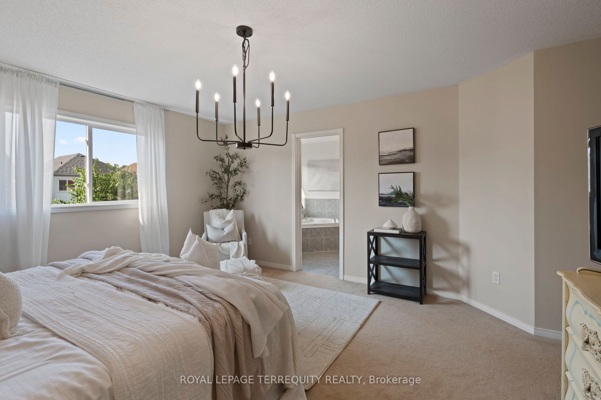 74 Samandria Avenue Property Photo 24