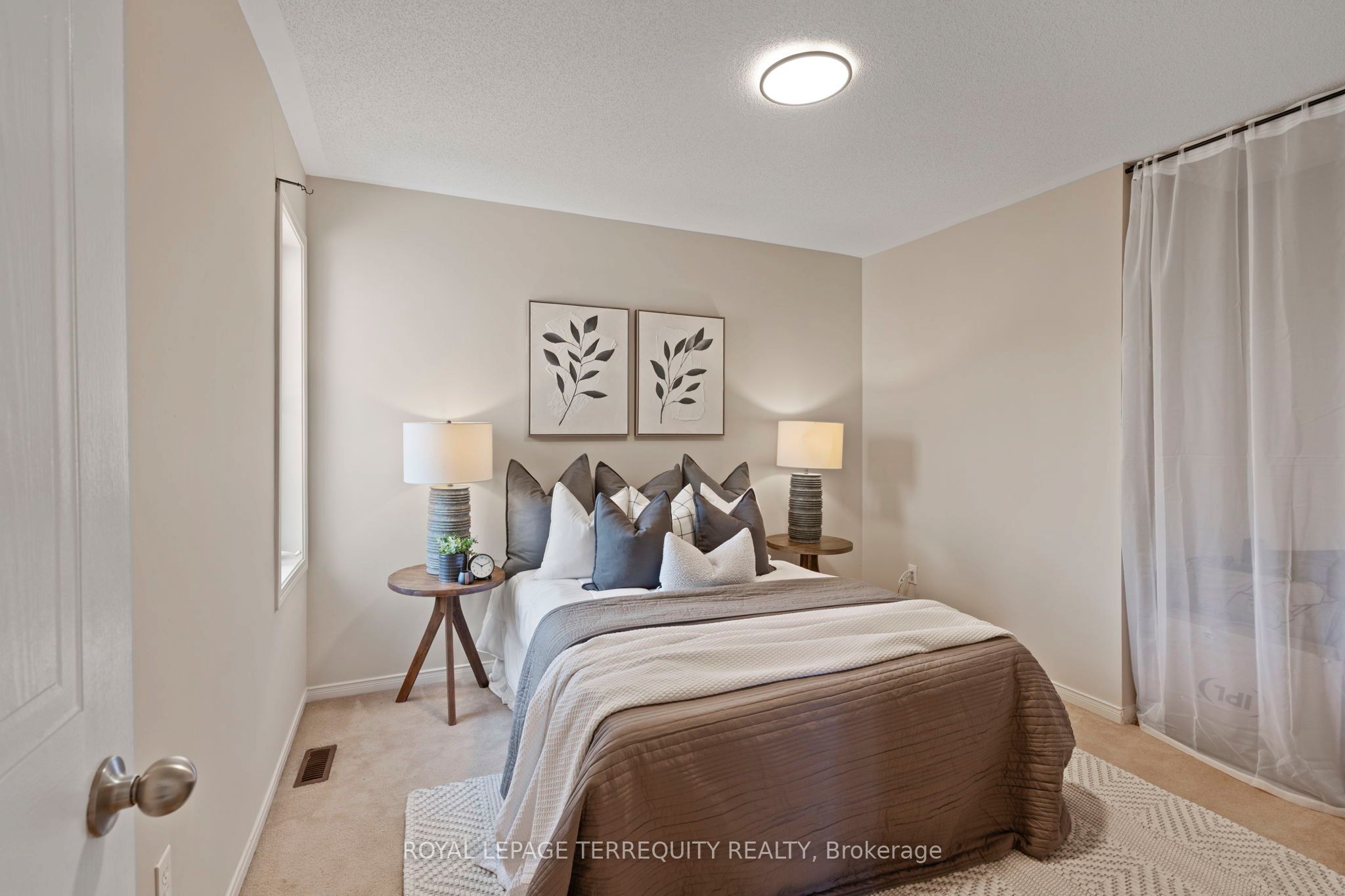 74 Samandria Avenue Property Photo 29
