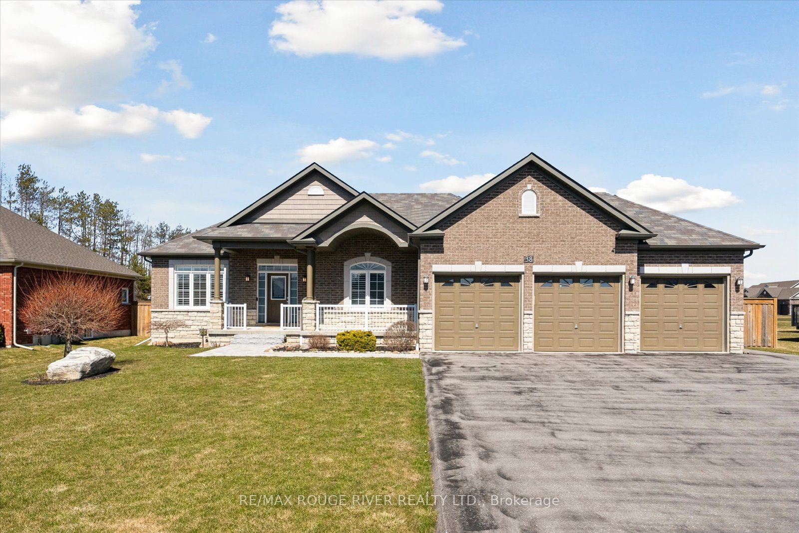 38 Charles Tilley Cres Property Photo 1