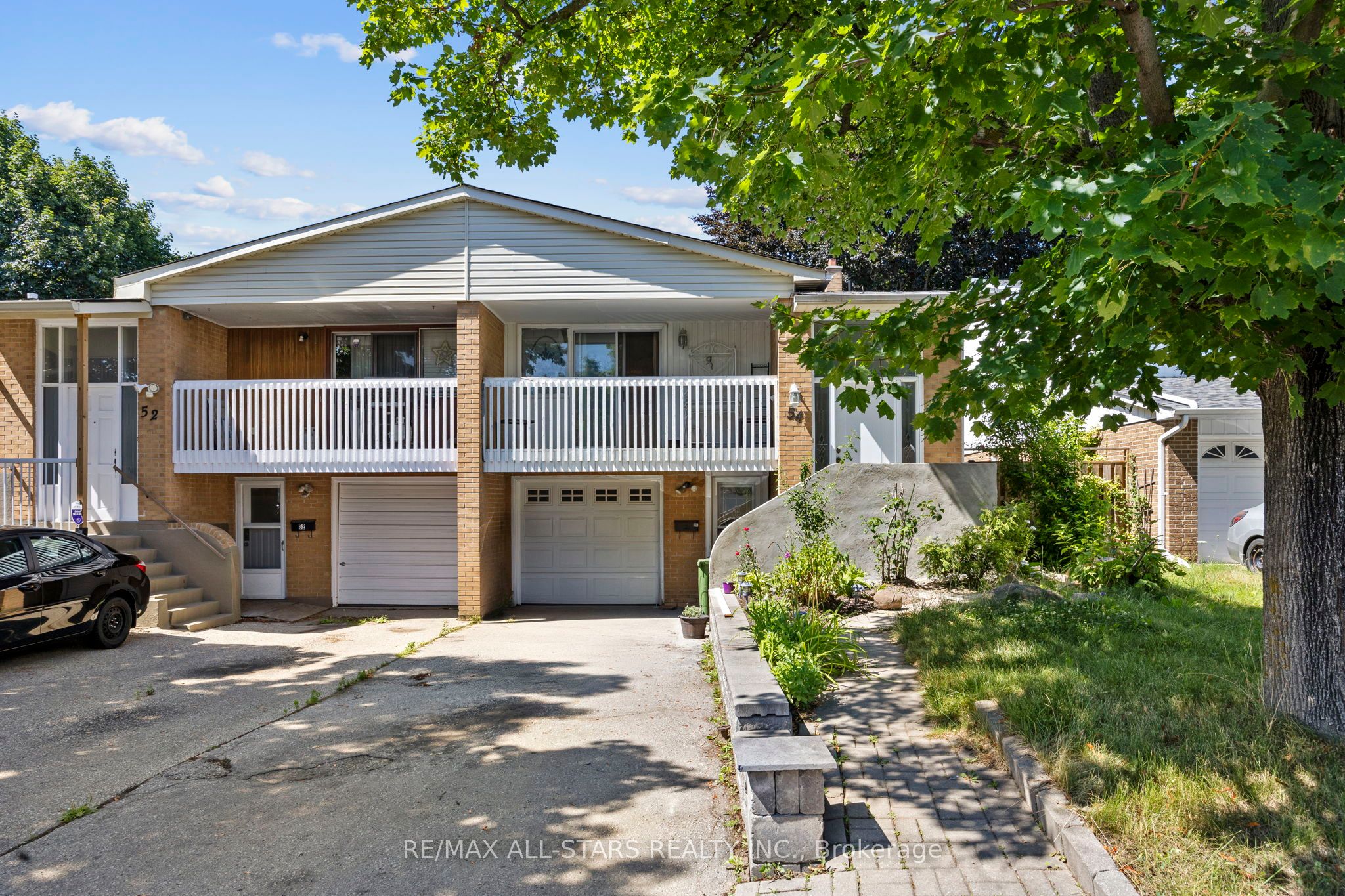 54 Kennaley Crescent E Property Photo 1