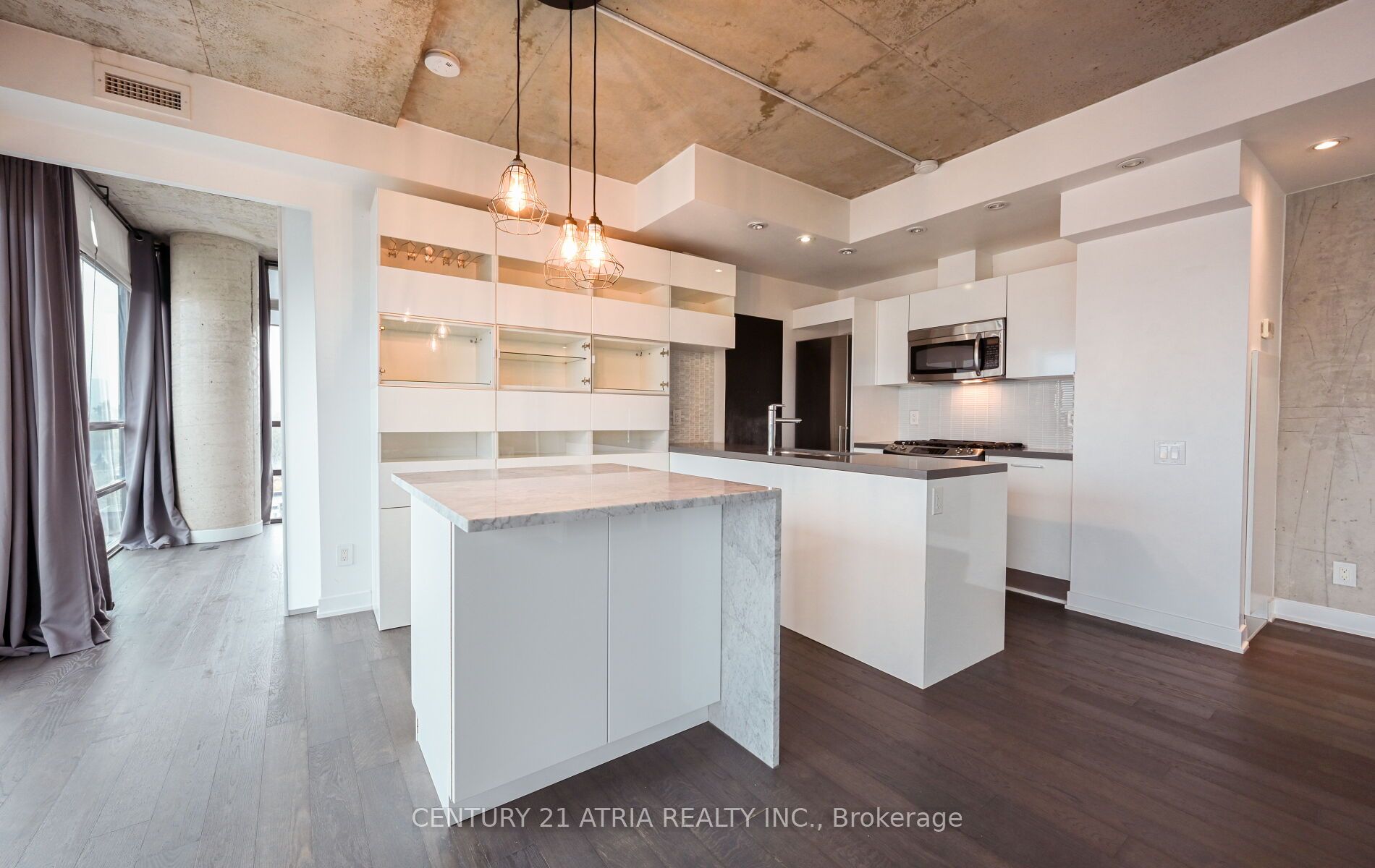 319 Carlaw Avenue 802 Property Photo 12