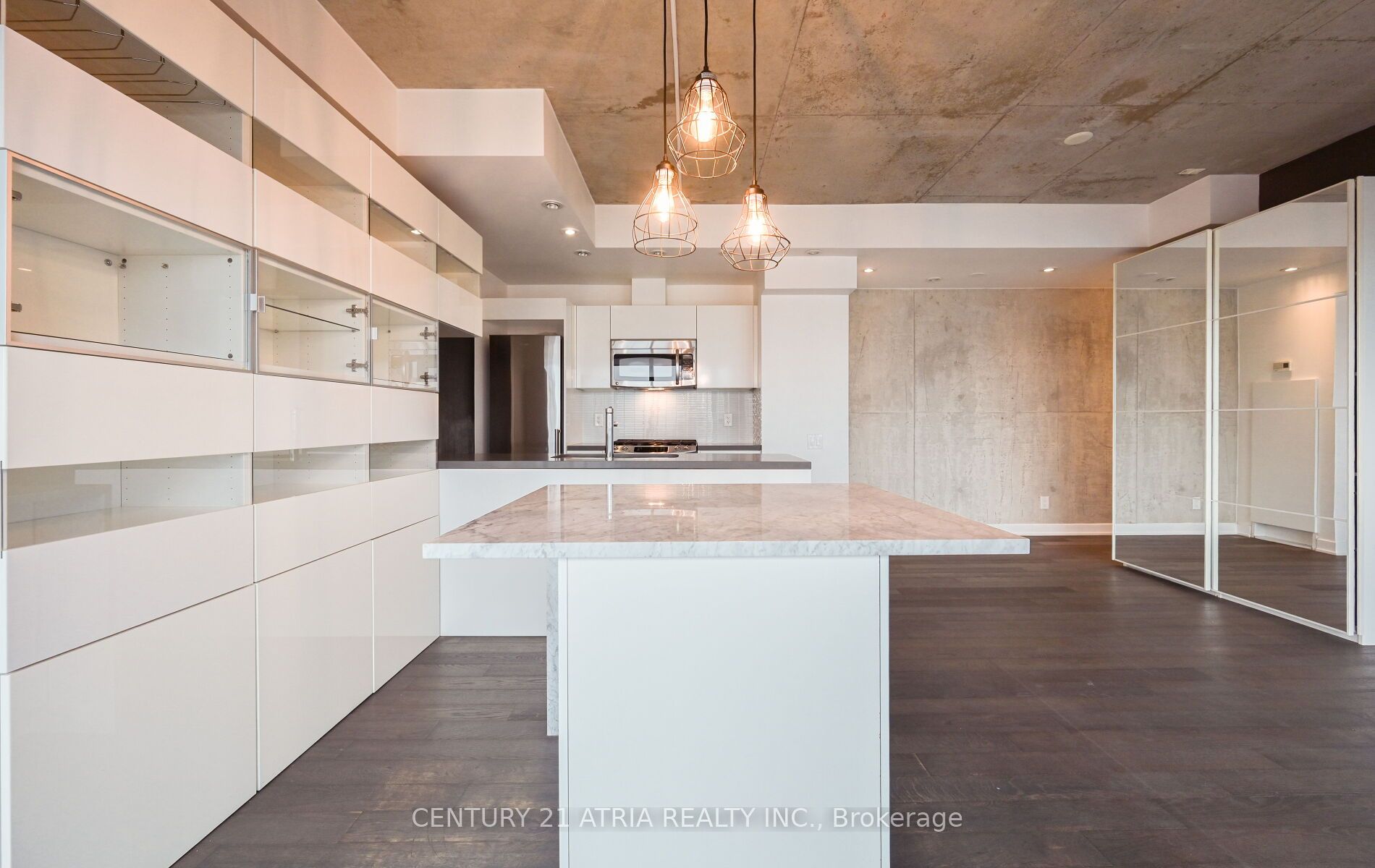 319 Carlaw Avenue 802 Property Photo 13