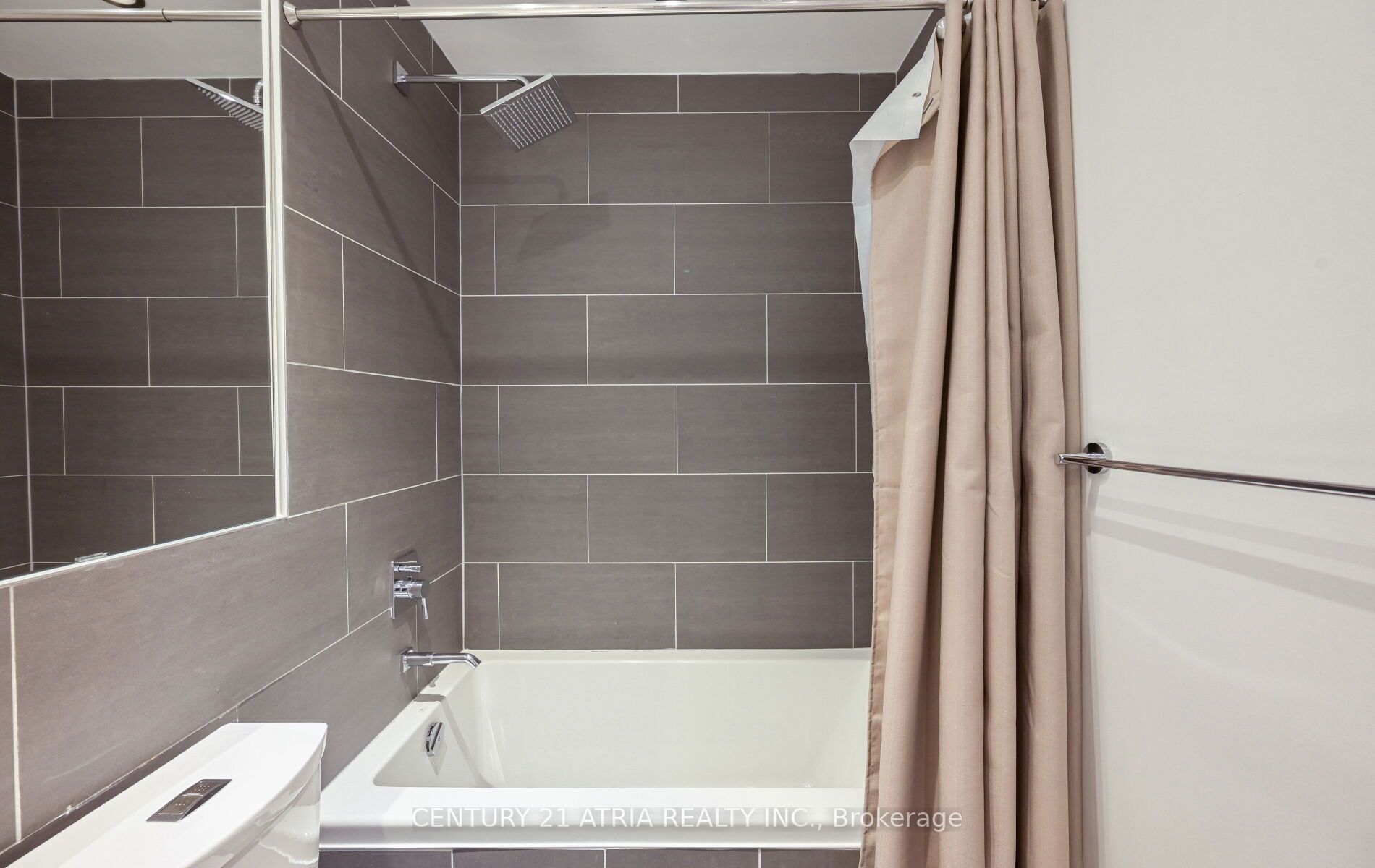 319 Carlaw Avenue 802 Property Photo 19