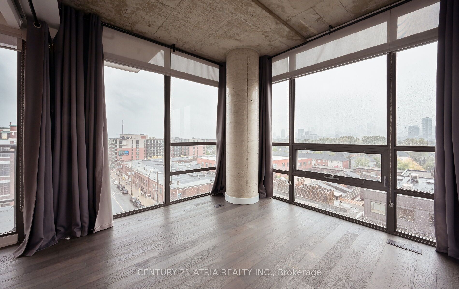 319 Carlaw Avenue 802 Property Photo 22