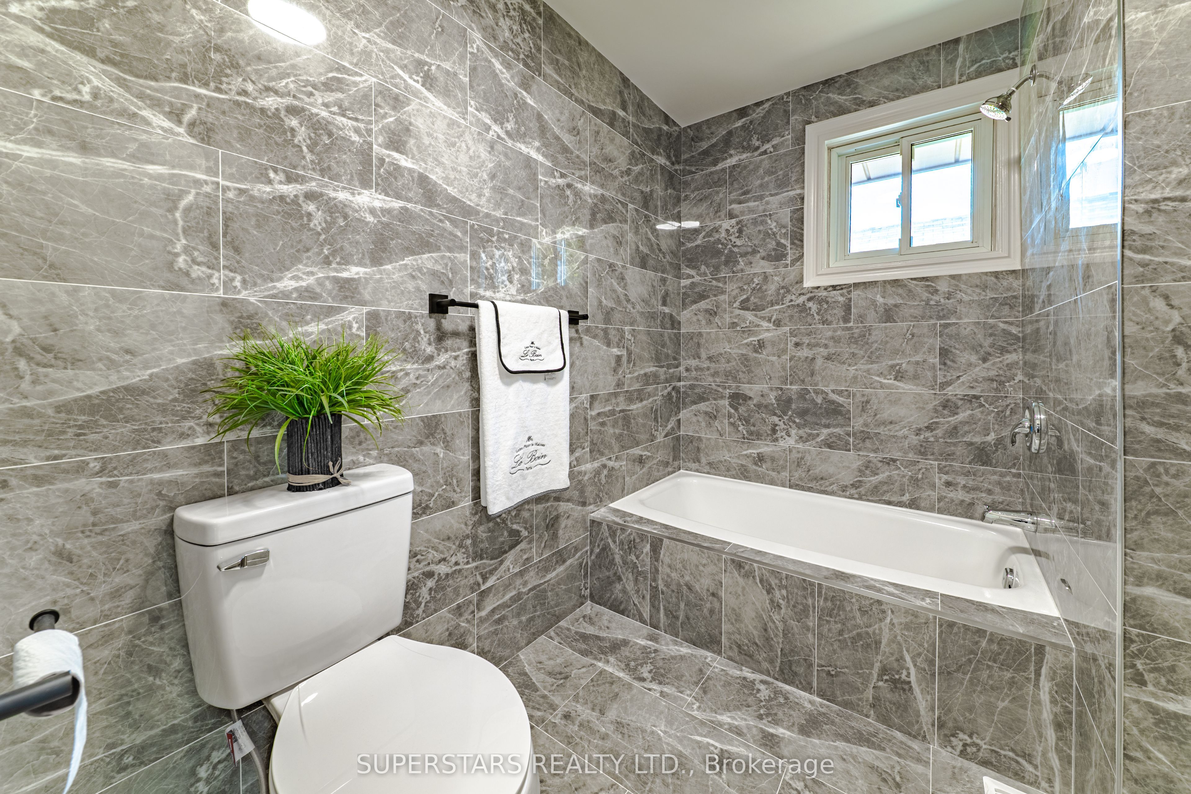 461 Cromwell Avenue Property Photo 16