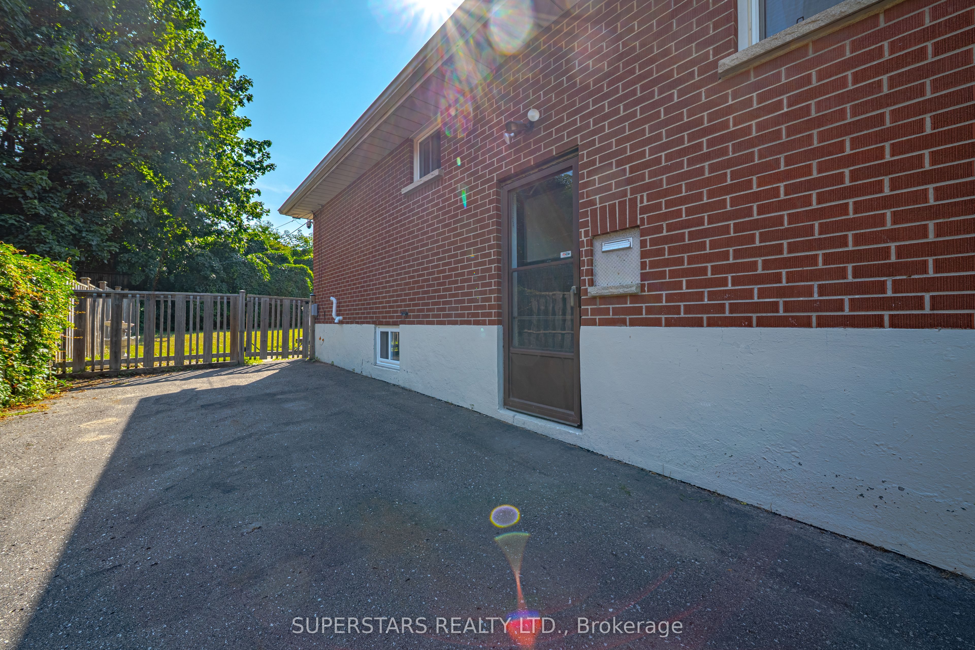 461 Cromwell Avenue Property Photo 19