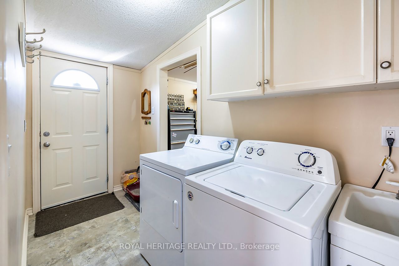 38 Bluffs Road E Property Photo 24