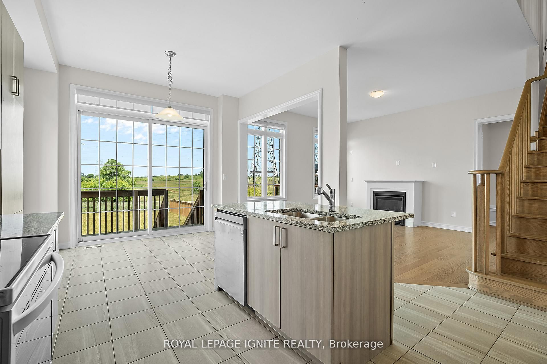 2592 Craftsman Drive Property Photo 15