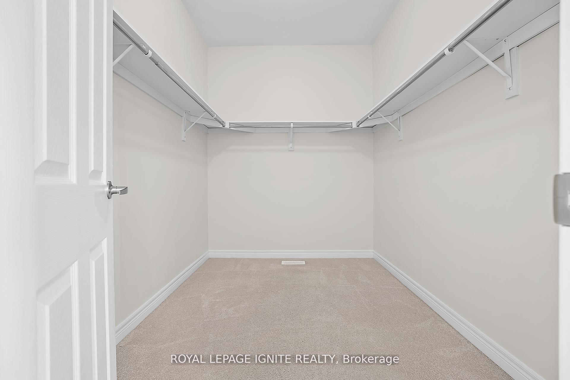 2592 Craftsman Drive Property Photo 25