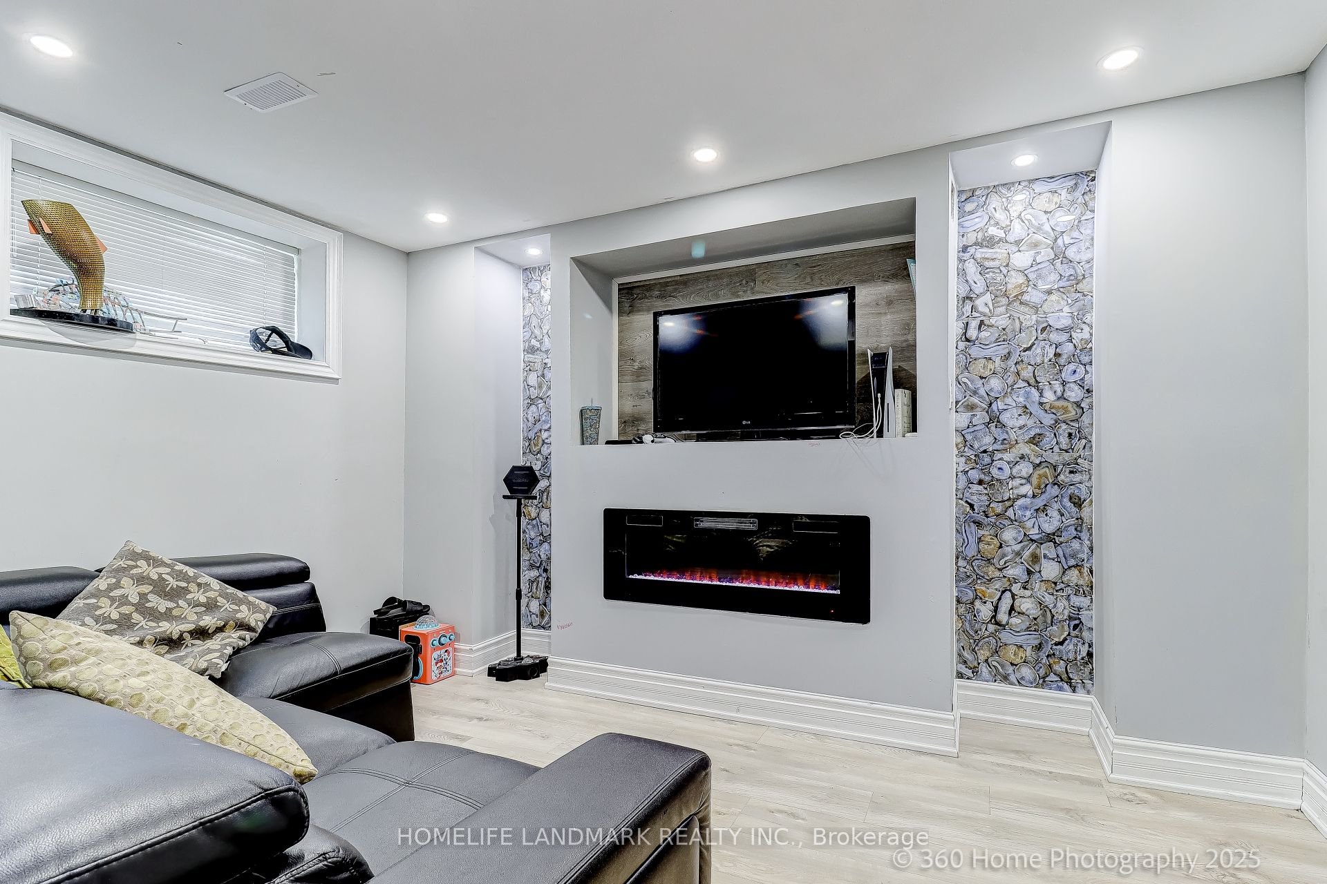 361 Birchmount Road 3 Property Photo 10